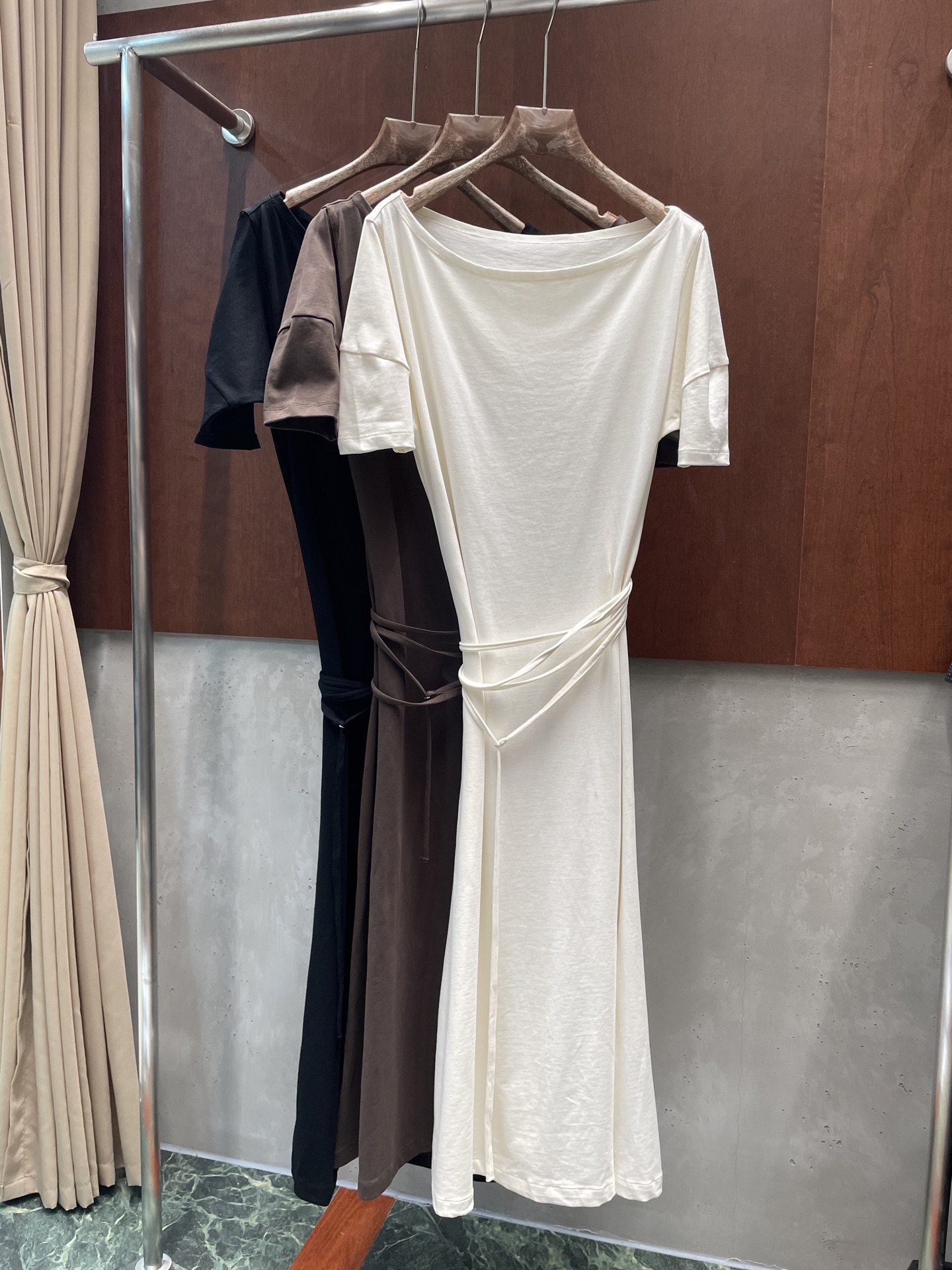 NO:823765,lemair* 2026 spring and summer new dress, the upper body has a unique temperament, three colors and three sizes, smlp real photos,,loro piana,skirts,19860909lemair* 2026春夏新款连衣裙 上身气质一绝 三色三码 smlp实拍图,,loro piana,skirts,,Women's clothing