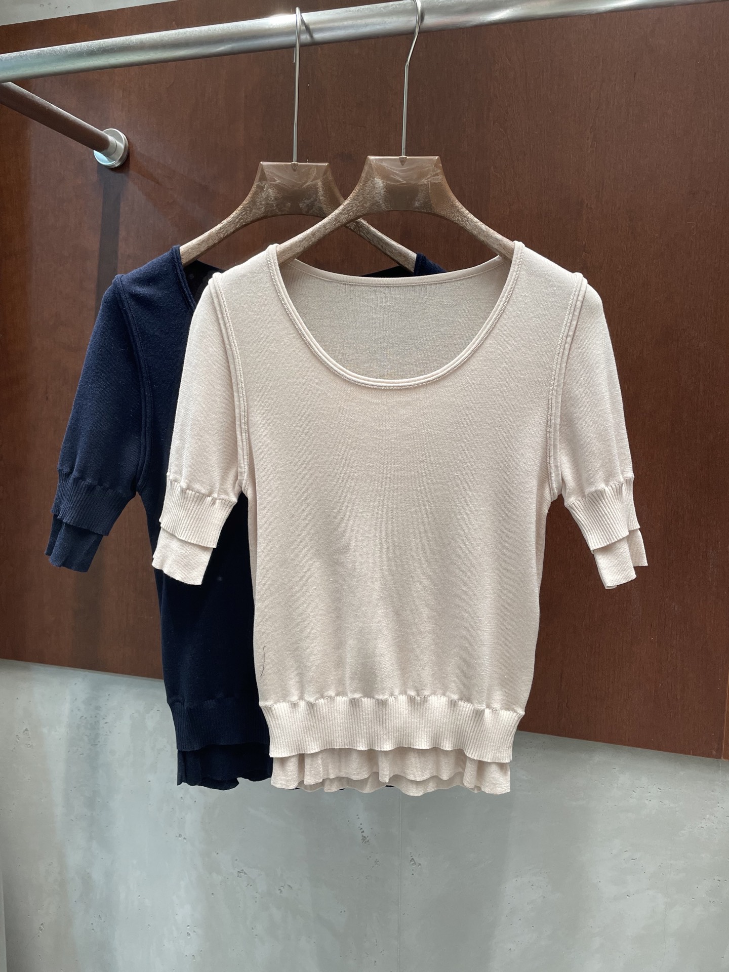 NO:827418,lemair* 2026 spring and summer new knitted tops, fake two-piece set design, two colors and three sizes, sml real photos,,19860909lemair* 2026春夏新款针织上衣 假两件套设计 两色三码 sml 实拍图,,,Women's clothing