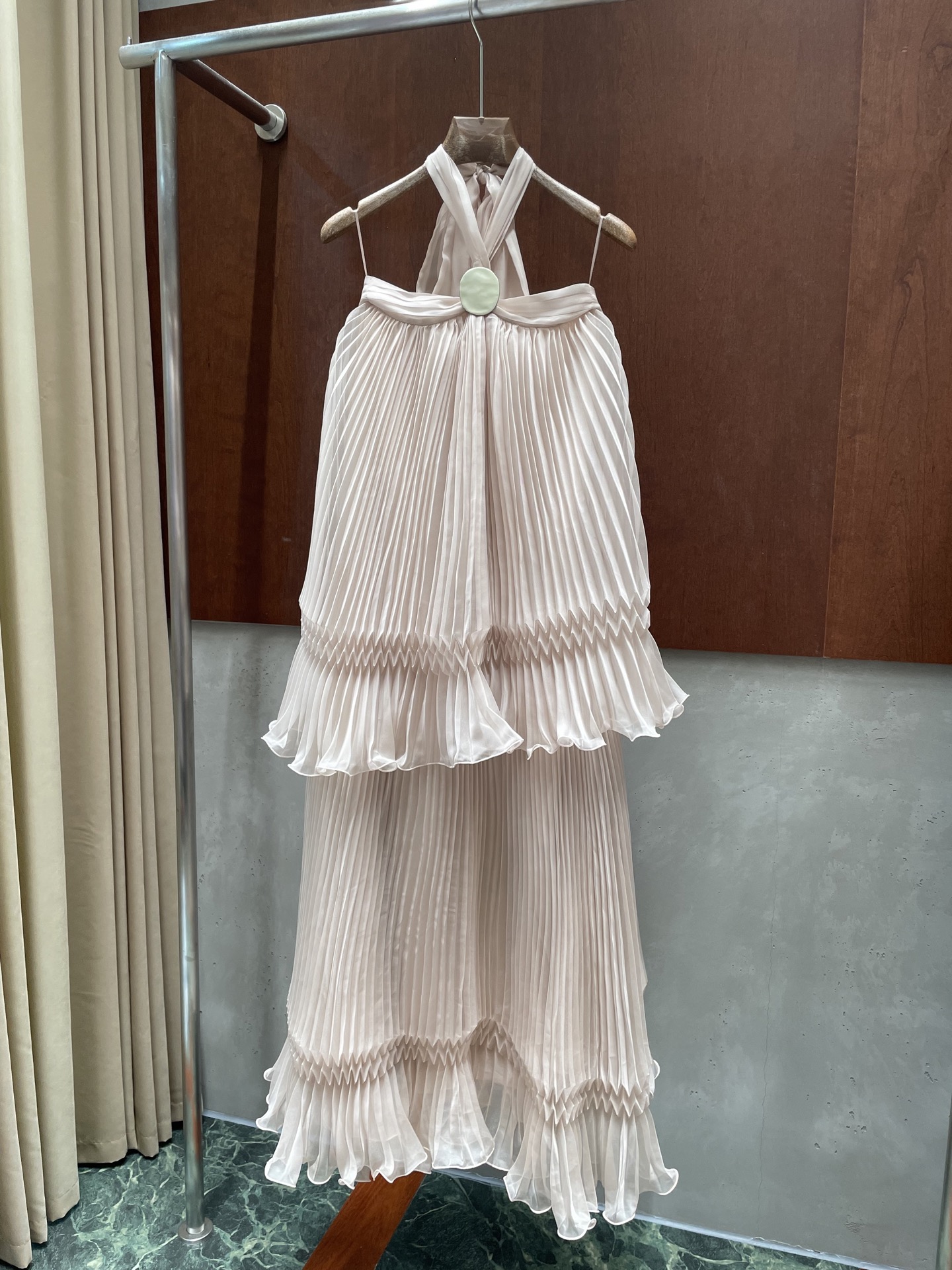 NO:831713,CS 2026 spring and summer new halterneck dress, super fairy-like, a dress that will definitely make a movie when taking photos, sml real photos,,skirts,19860909CS 2026春夏新款挂脖连衣裙 超级仙气 拍照绝对出片的一款裙子 sml 实拍图,,skirts,,Women's clothing