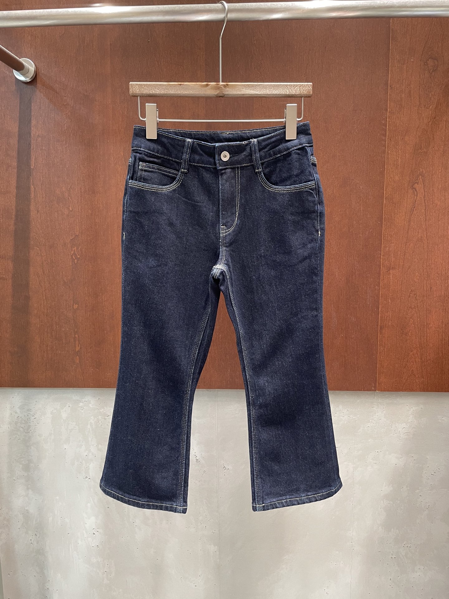 NO:902086,RA 2026 spring and summer new denim mid-length pants, micro-elastic raw cow fabric, super fashionable, sml real photos,,19860909RA 2026春夏新款牛仔中裤 微弹原牛面料 超级时髦 sml实拍图,,,Women's clothing