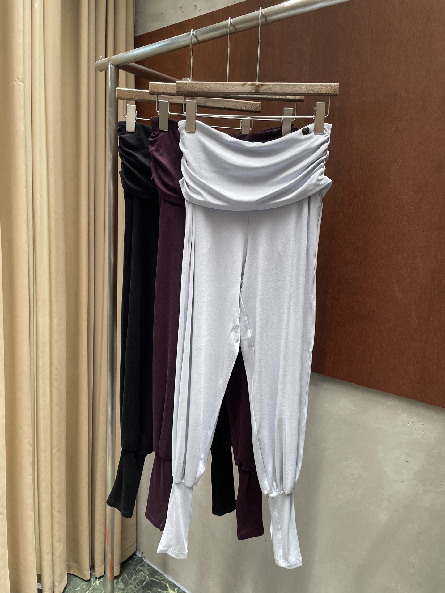 NO:893798,RA 2026 spring and summer new sports suit can be sold separately, fashionable and sporty, three colors and three sizes, sml pants real photos,,19860909RA 2026春夏新款运动套装 可以分开售卖 时髦运动感辣拉满 三色三码 sml 裤子实拍图,,,Women's clothing