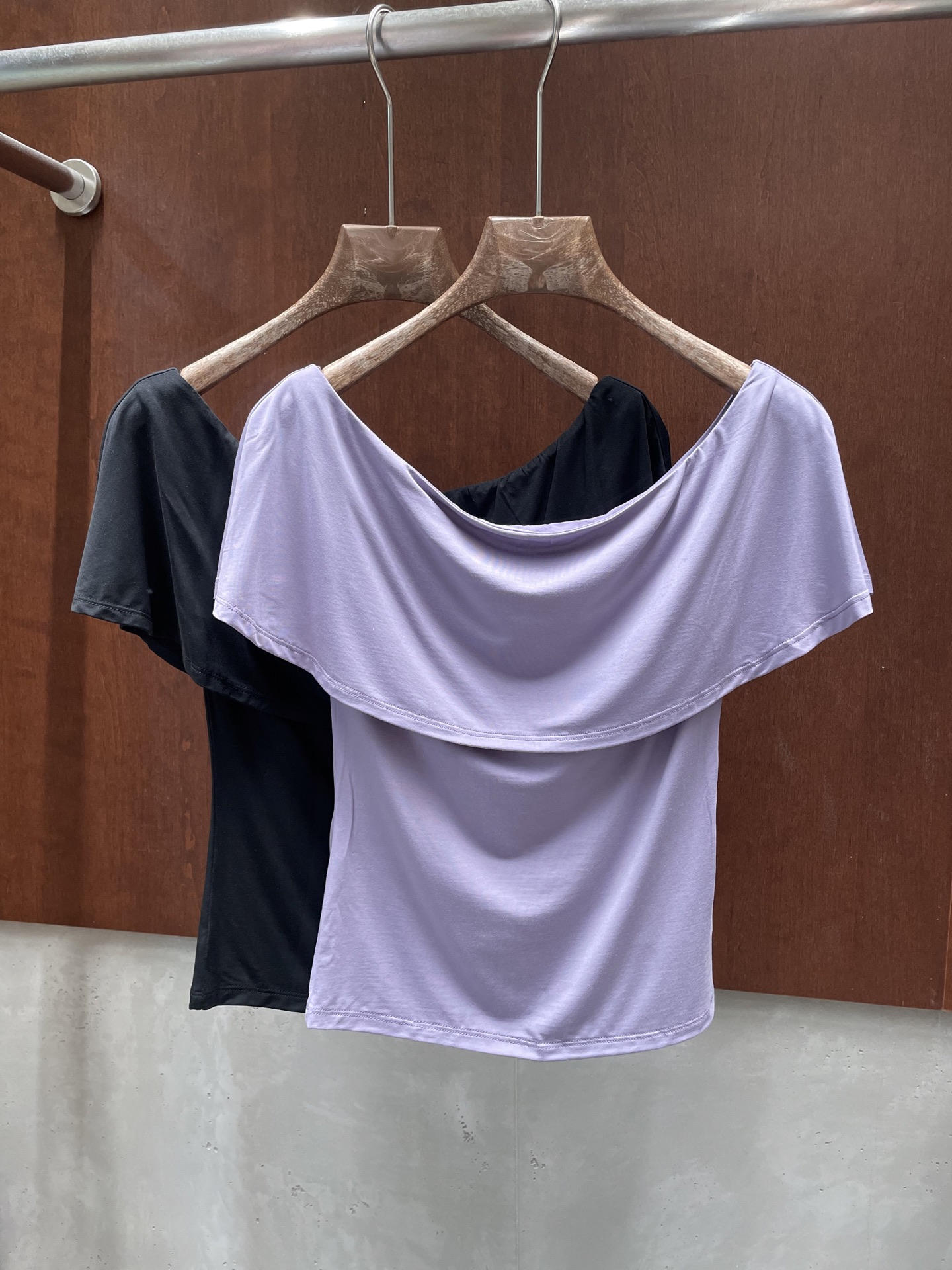NO:893808,RA 2026 summer new one-shoulder top, elastic slim fit, modal fabric, two colors and three sizes sml, real photos,,19860909RA 2026夏季新款一字肩上衣 弹力修身款 莫代尔面料 两色三码sml 实拍图,,,Women's clothing