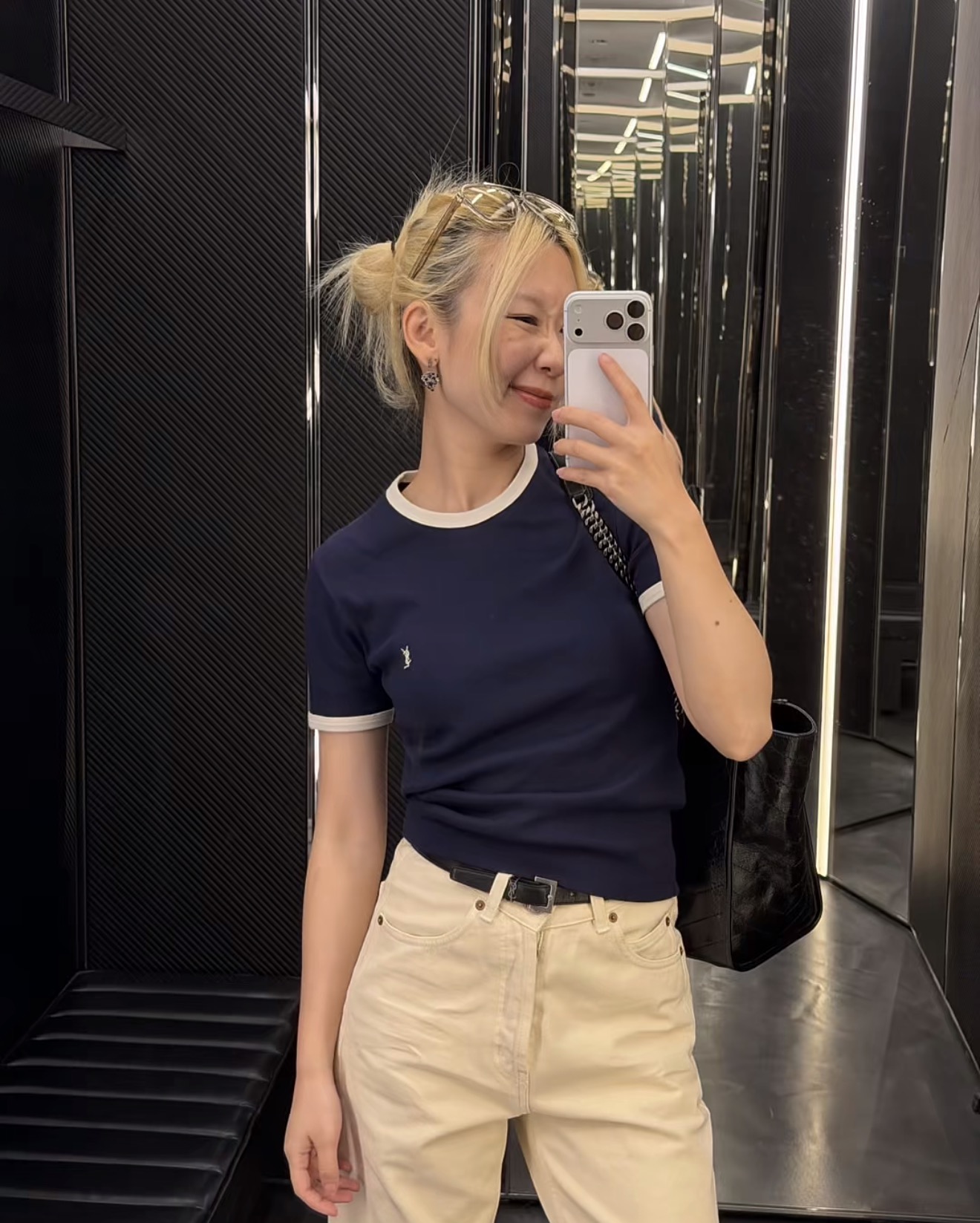 NO:907433,ys* 2026 new summer T-shirt, contrasting colors, slim fit, perfect slimming, sml,,tees,t-shirt,19860909ys* 2026夏季新款T恤 撞色包边 修身剪裁 完美显瘦 sml,,tees，t-shirt,,Women's clothing