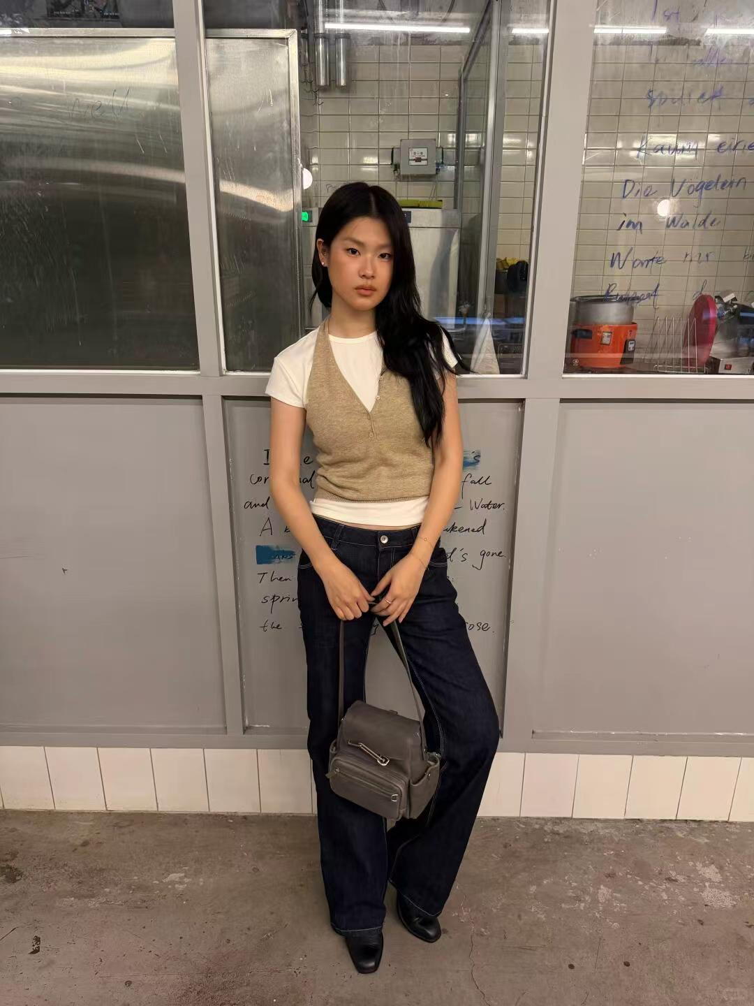 NO:899349,Very fashionable and looks good when worn alone,19860909很时髦单穿也好看,,,Women's clothing