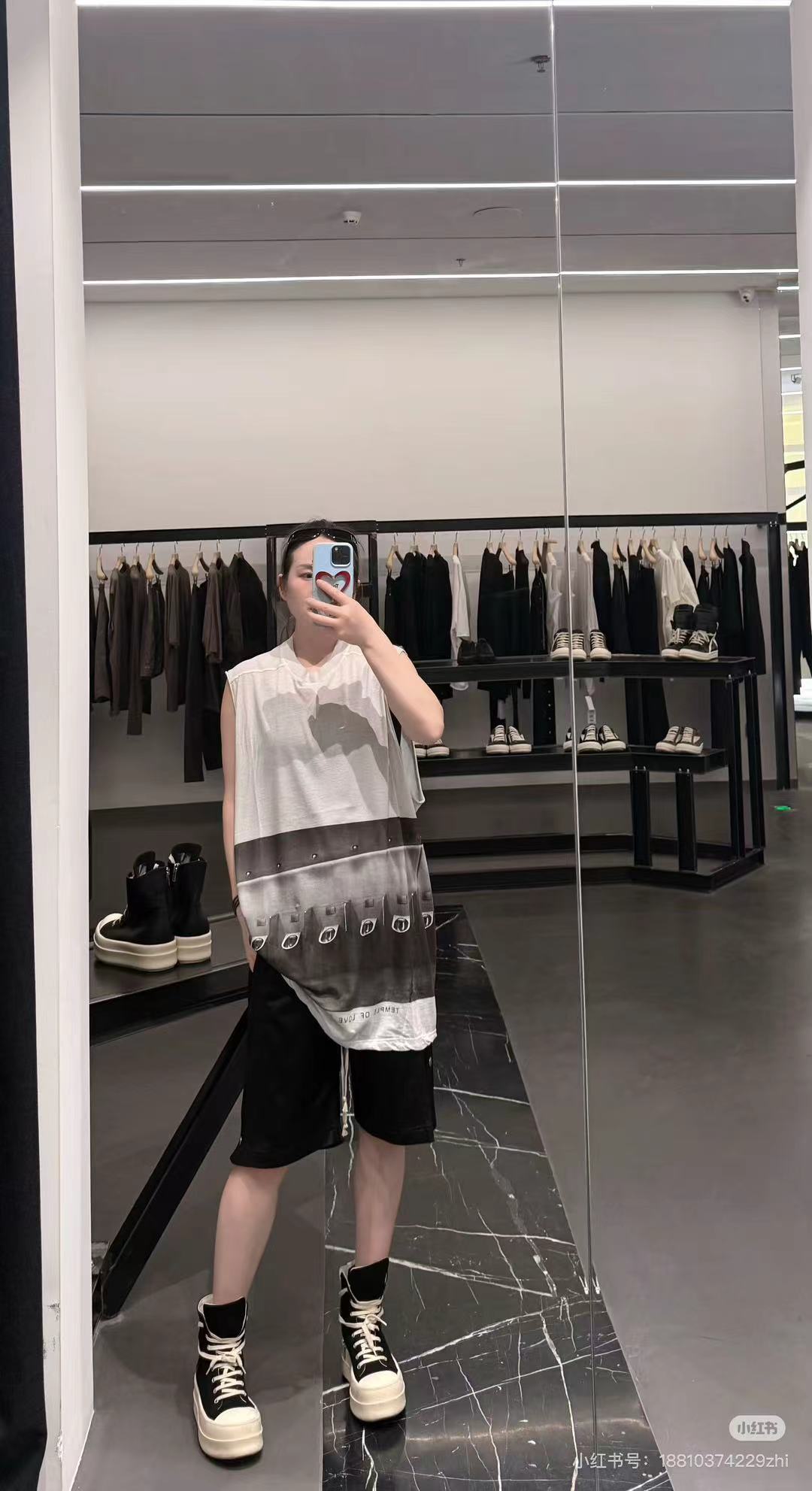 NO:909705,RO 2026 summer dark style vest spliced ​​pure cotton loose design sleeveless T-shirt SMLXL p,,tees,t-shirt,19860909RO 2026夏季暗黑风背心 拼接纯棉宽松设计感无袖T恤 SMLXL p,,tees，t-shirt,,Women's clothing