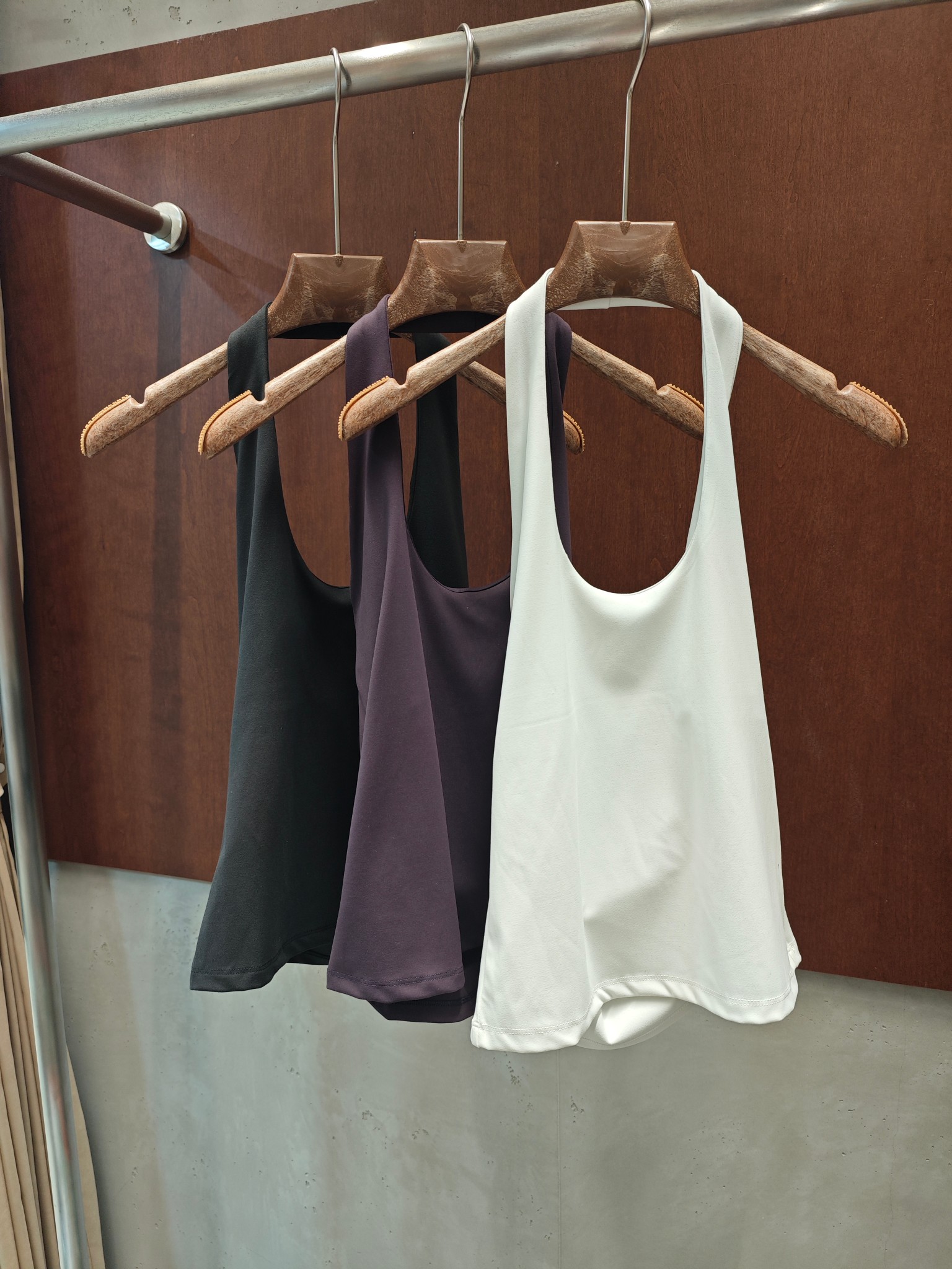 NO:907438,RA 2026 new summer halter neck top, fashionable and minimalist, suitable for any occasion, three colors and three sizes, sml real photos,,19860909RA 2026夏季新款挂脖上衣 时髦极简 适用于任何场合穿着 三色三码 sml 实拍图,,,Women's clothing