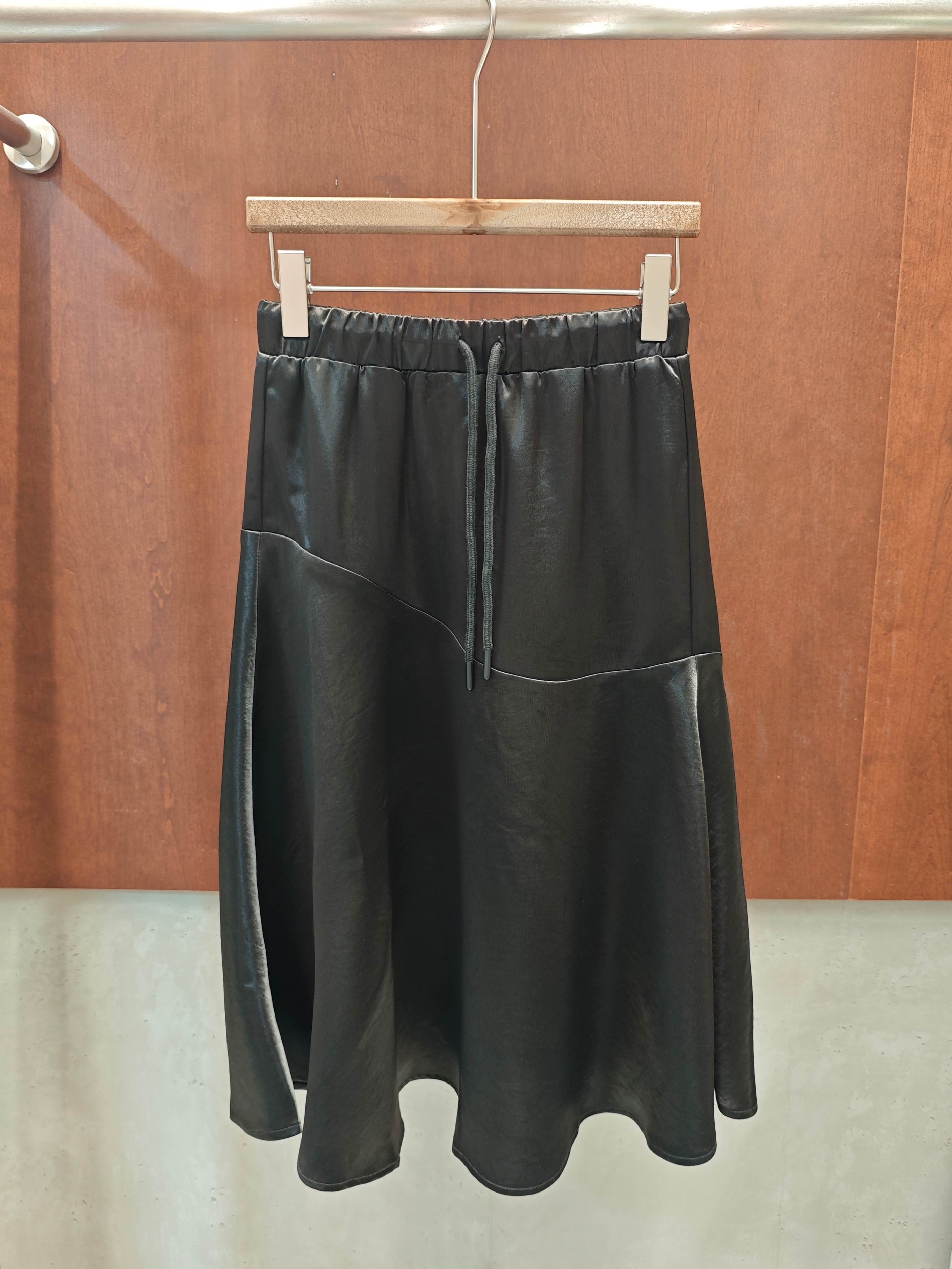 NO:903534,GI 2026 new summer fishtail drawstring skirt, salty or salty, suitable for all kinds of outfits, sml real photos,,skirts,19860909GI 2026夏季新款鱼尾抽绳半裙 可盐可咸 适配各种穿搭 sml 实拍图,,skirts,,Women's clothing