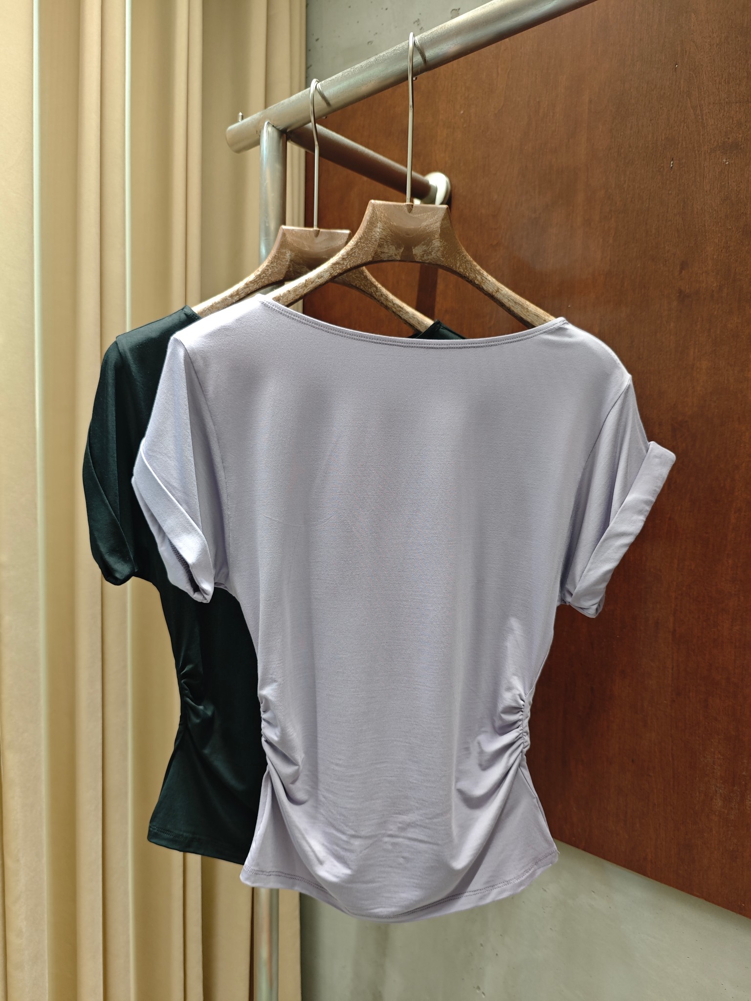 NO:893807,RA 2026 new summer one-shoulder rolled-sleeve T-shirt, super slim, two colors and three sizes, sml real shot,, tees, t-shirt,19860909RA 2026夏季新款一字肩卷袖T恤 超级显瘦 两色三码 sml 实拍图,,tees，t-shirt,,Women's clothing