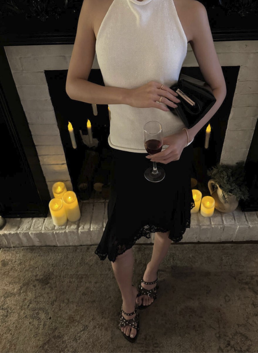 NO:899378,Ra 2026 new summer halter top, French fashion minimalist style, super western style, two colors and three sizes sml,,19860909Ra 2026夏季新款挂脖背心 法式时髦极简风 超级洋气 两色三码 sml,,,Women's clothing