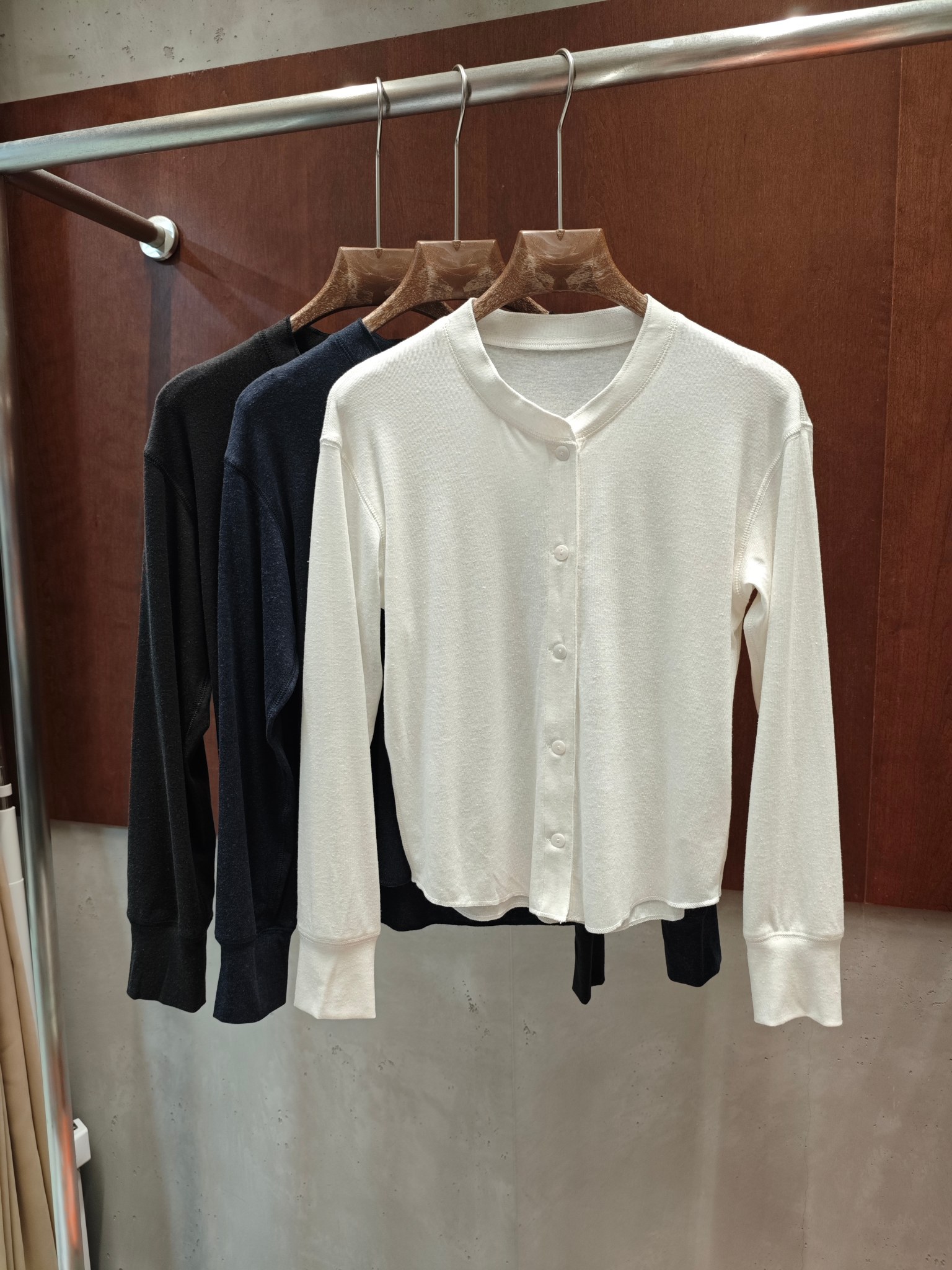 NO:922275,thero* 2026 early autumn new cotton cardigan, basic and versatile fashionable style, three colors and three sizes, sml real shot,,19860909the ro* 2026早秋新款棉质开衫 基础百搭时髦款 三色三码 sml实拍图,,,Women's clothing