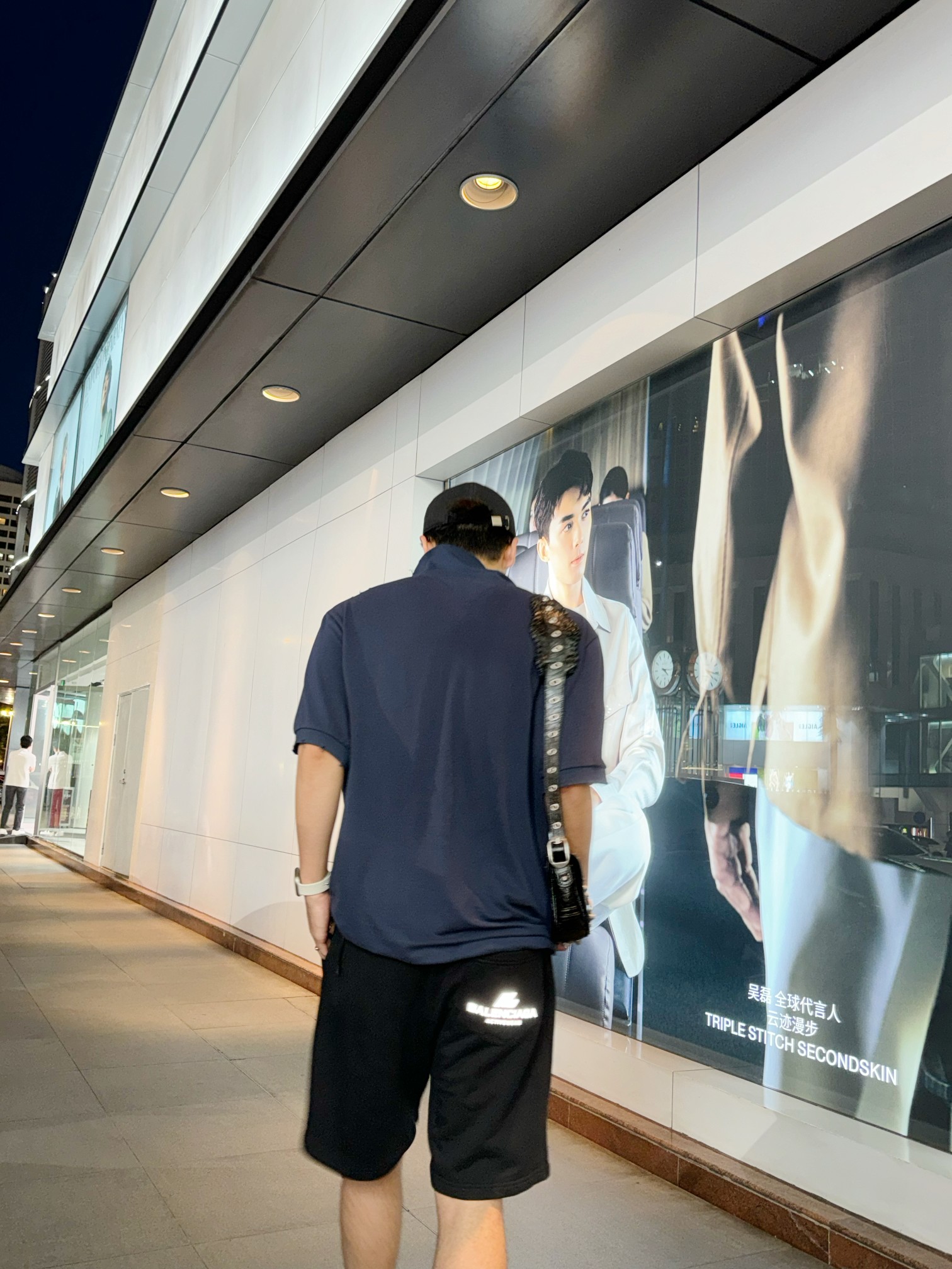 路易威登 Louis Vuitton 高定典藏名品高定成衣时装外套连衣裙衬衫T恤 #B856B411 3