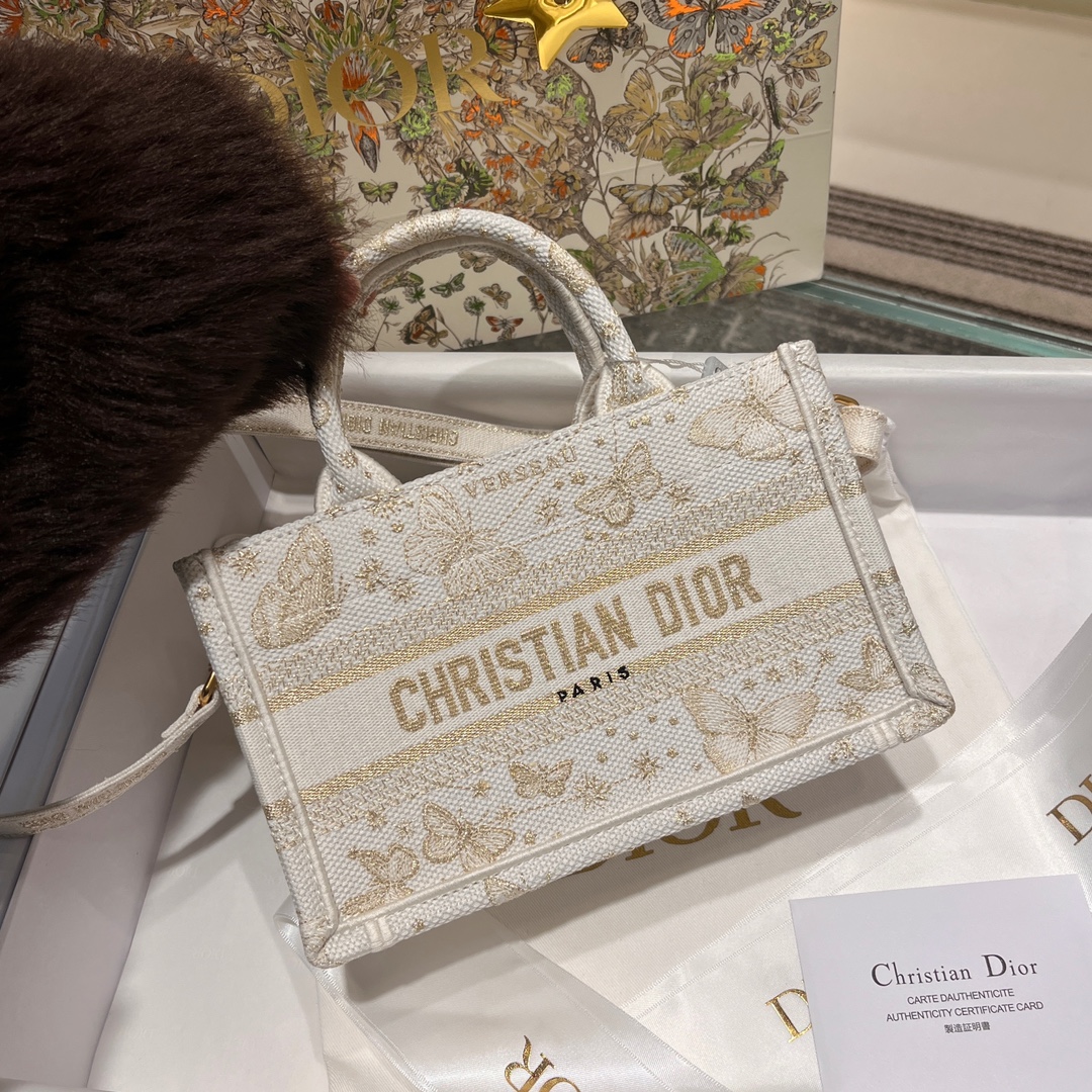 Modelo de bordado de mariposa Mini 𝘽𝙤𝙤𝙠 𝙩𝙤𝙩𝙚 (con correa para el hombro) Versión alta exclusiva Sin restriccion…