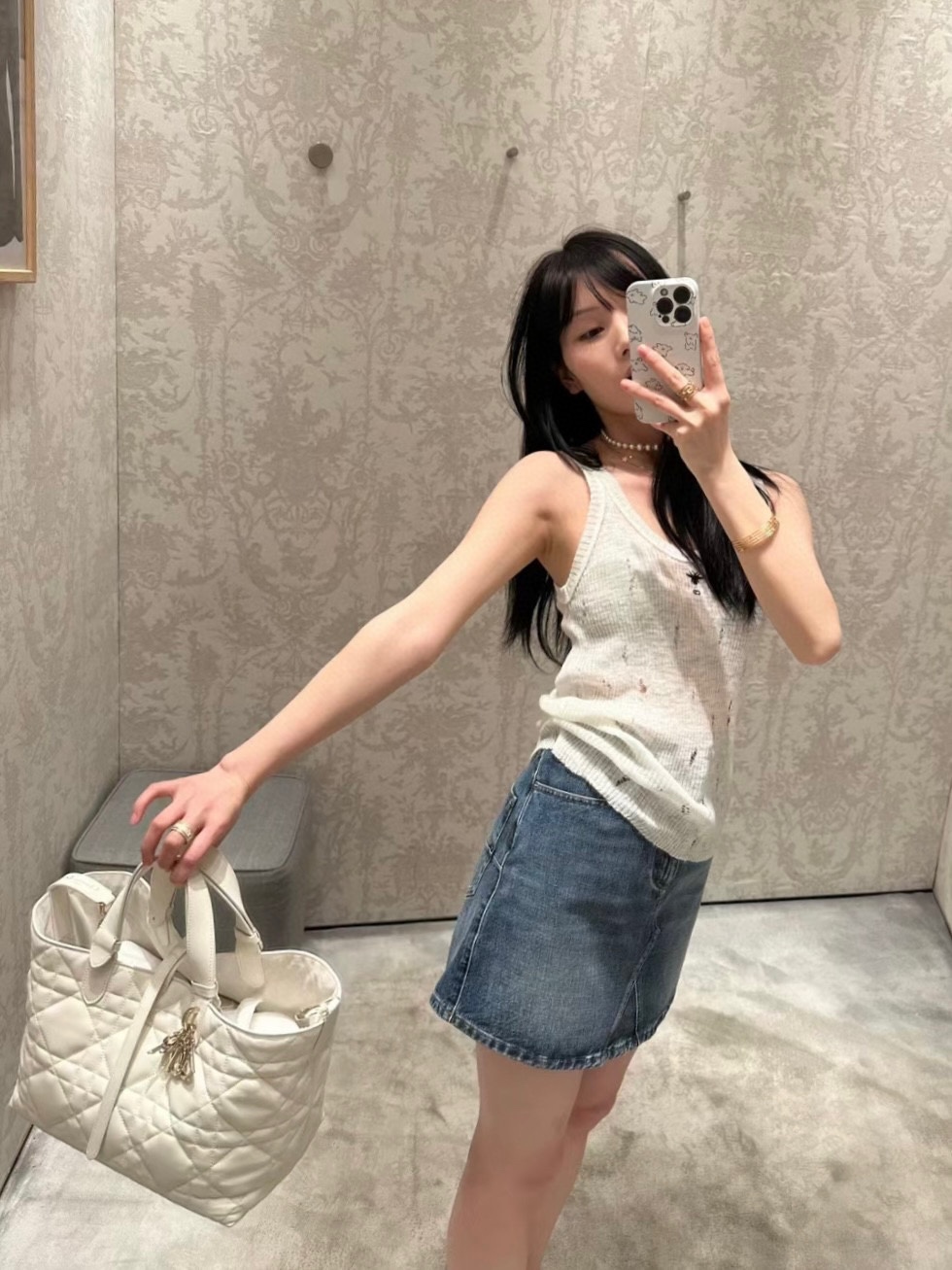 Chica romántica caprichosa