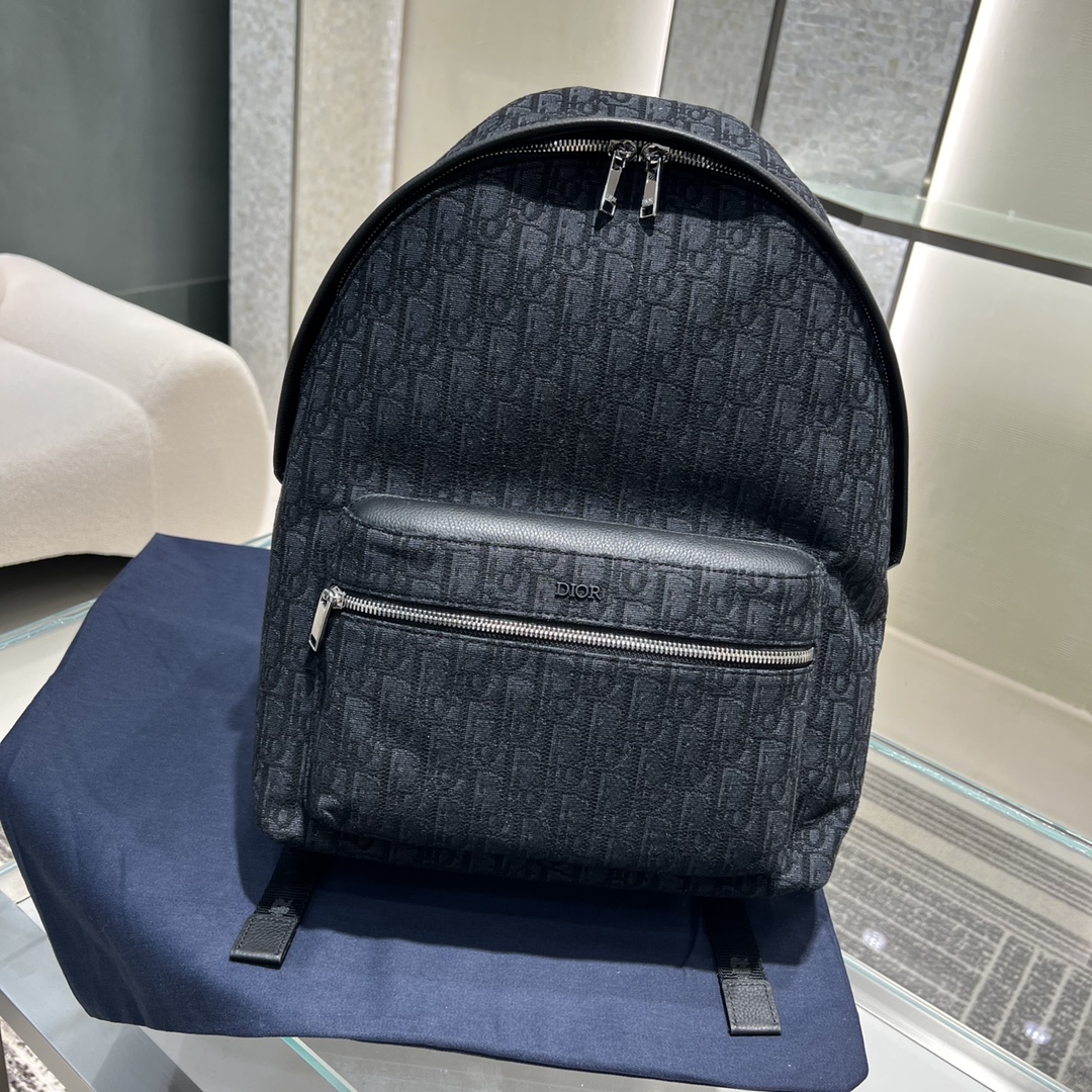 𝗥𝗶𝗱𝗲𝗿 Mochila clásica Tamaño grande Tiene una calidad lujosa sin perder el estilo casual. Tela de flores negras 𝗢…