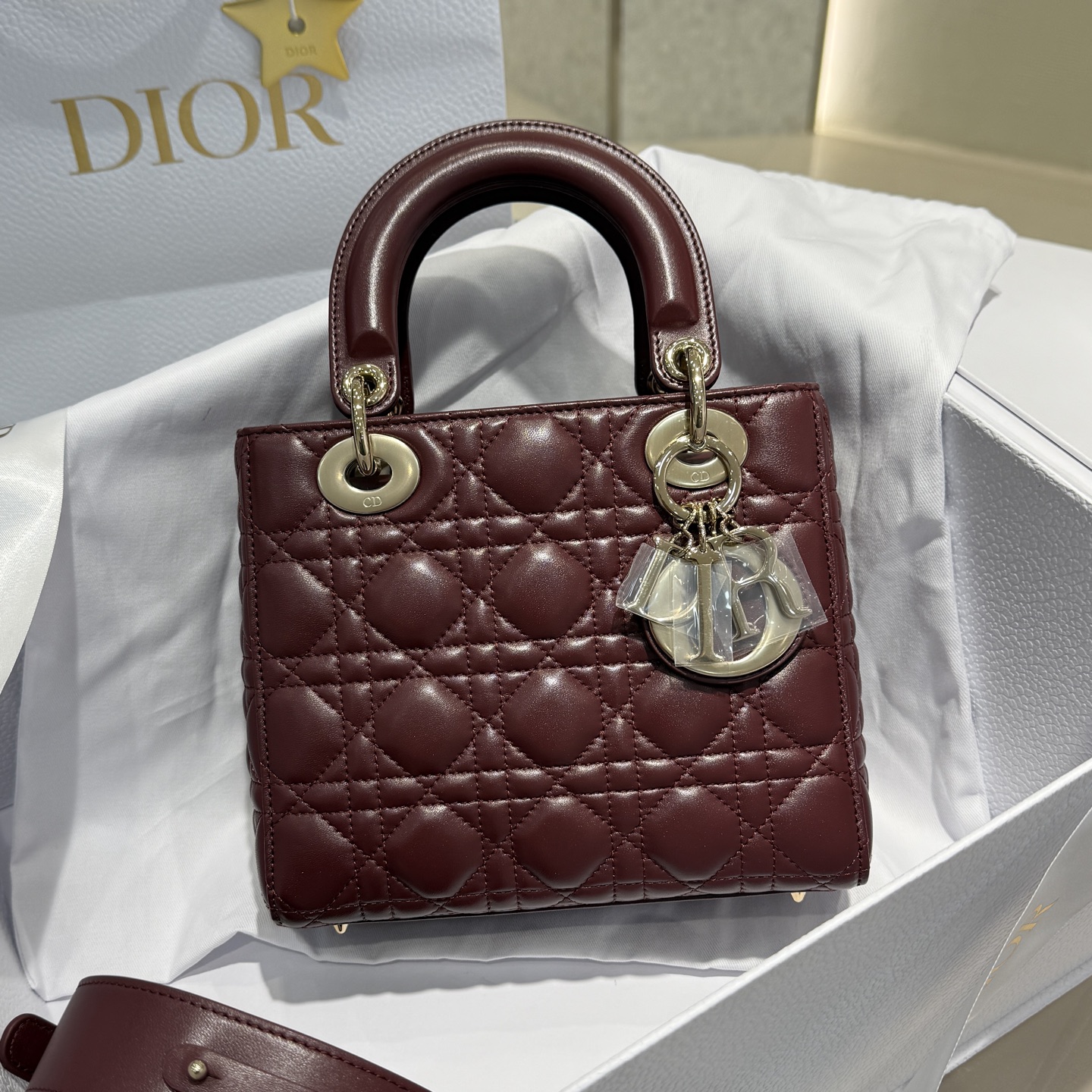 [𝗟𝗮𝗱𝘆 𝗗𝗿 Bolso Princesa Diana de cuatro celosías totalmente de acero] Borgoña intenso / letras de correa para el …