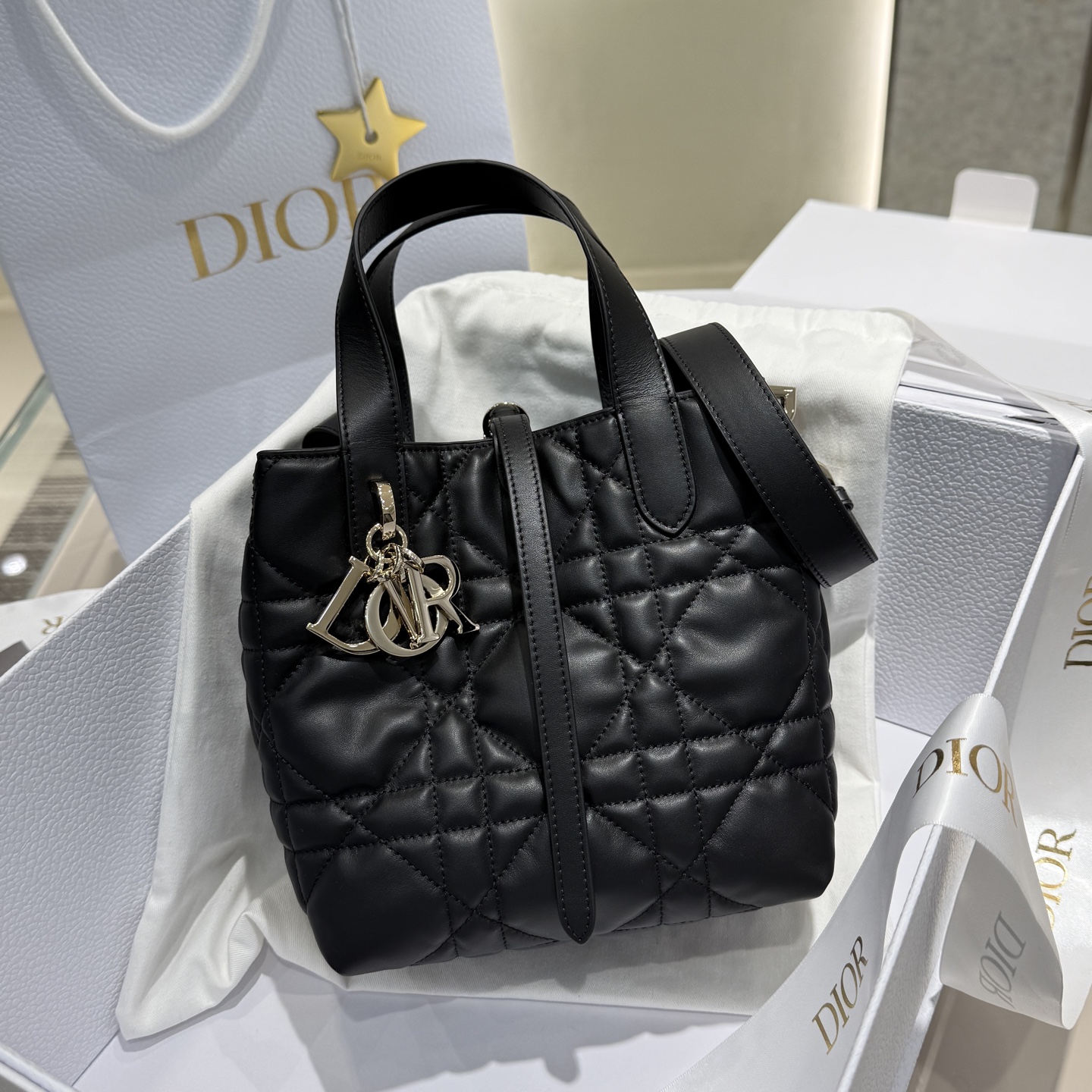 𝑫-𝑻𝒐𝒖𝒋𝒐𝒖𝒓𝒔 Tamaño pequeño vertical negro ✨Bolso indígena de estilo atractivo Patrón de cannage vertical + corr…