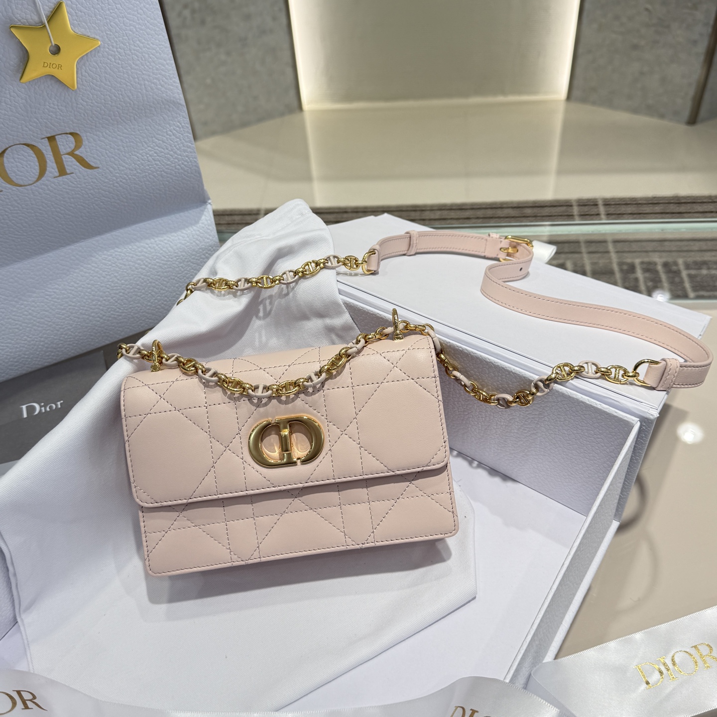 𝙈𝙞𝙨𝙨 𝙘𝙖𝙧𝙤 Mini bolso de cadena Producido por Guangdi (versión en chip) Polvo rojo Belleza a nivel de banquete A…