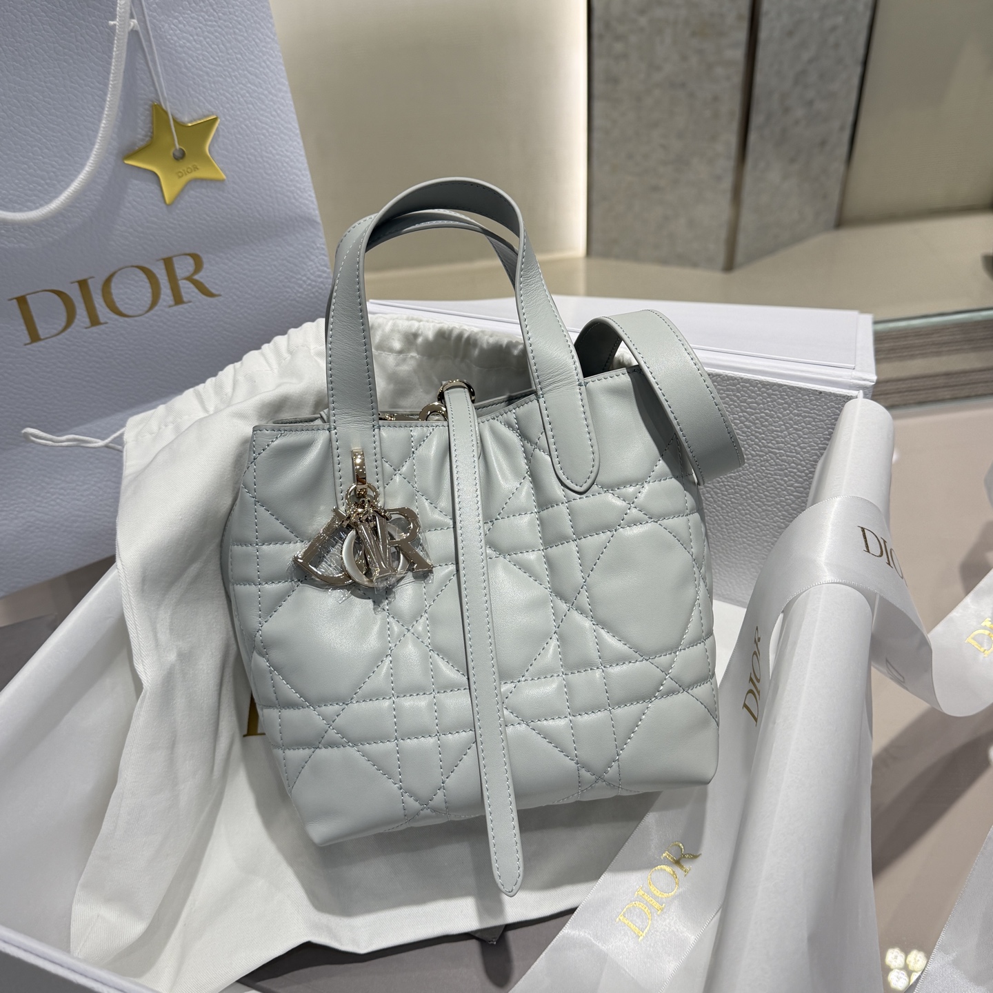 𝑫-𝑻𝒐𝒖𝒋𝒐𝒖𝒓𝒔 Tamaño pequeño vertical Gris nube Producido por Guangdi ✨ Bolso indígena popular Patrón de cannage …