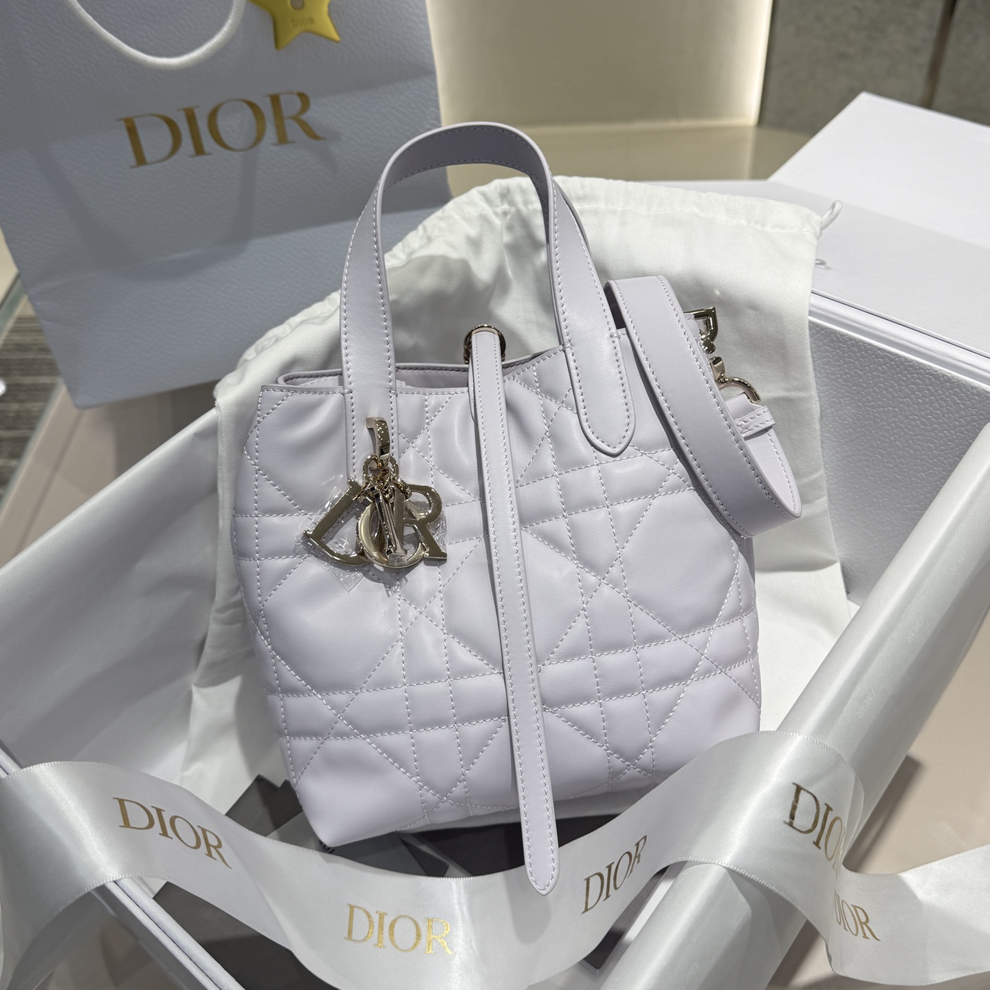 𝑫-𝑻𝒐𝒖𝒋𝒐𝒖𝒓𝒔 Tamaño pequeño vertical Limitado a lavanda💜 ✨Bolso indígena de estilo popular Patrón de cannage ve…