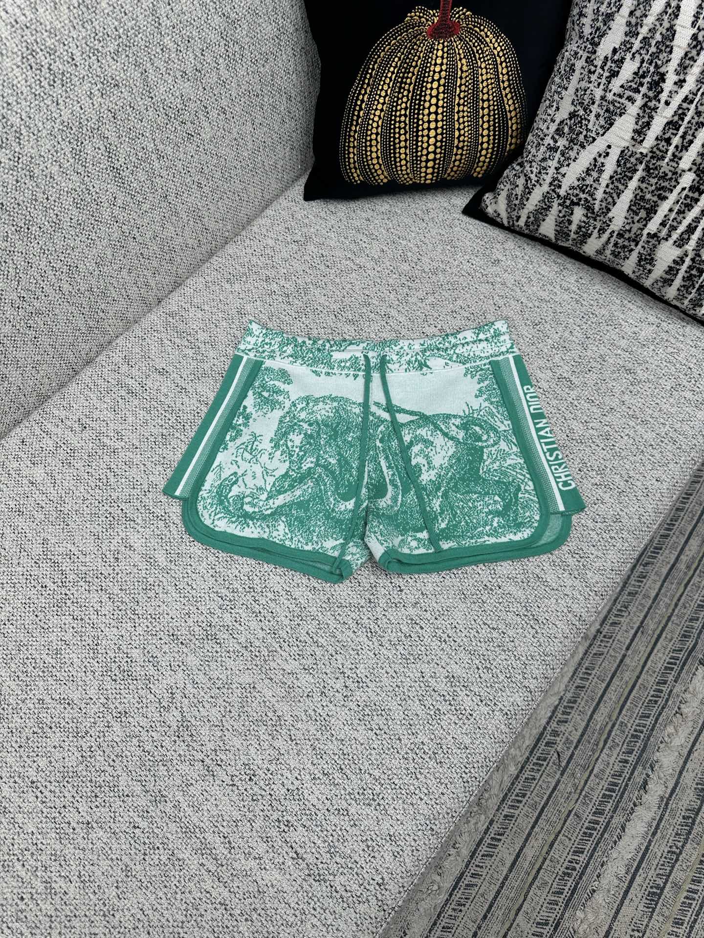 NO:519210,A set of 25ss new letter logo Juyi jacquard loose knitted shorts S.M.L., dior, shorts, alexander wang19860909一套不拆 迪奥 25ss新款字母logo茹伊丛林提花宽松针织短裤 码数S.M.L.,,dior,shorts,alexander wang,Men's clothing