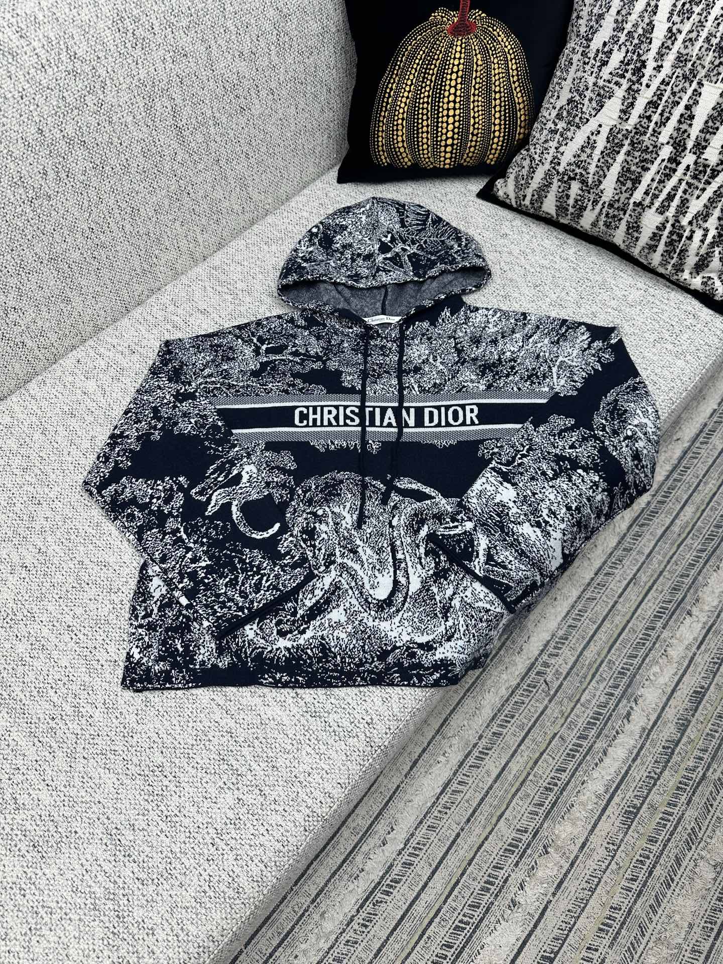 NO:519219,A set of undisassembled Dior 25ss new letter logo Joo Jungle jacquard loose hooded long sleeve pullover knit sweatshirt!  S.M.L., dior, hoodie, sweatshirts, hats, alexander wang19860909一套不拆 迪奥 25ss新款字母logo茹伊丛林提花宽松连帽长袖套头针织卫衣！ 码数S.M.L.,,dior,hoodie,sweatshirts,hats,alexander wang,Men's clothing