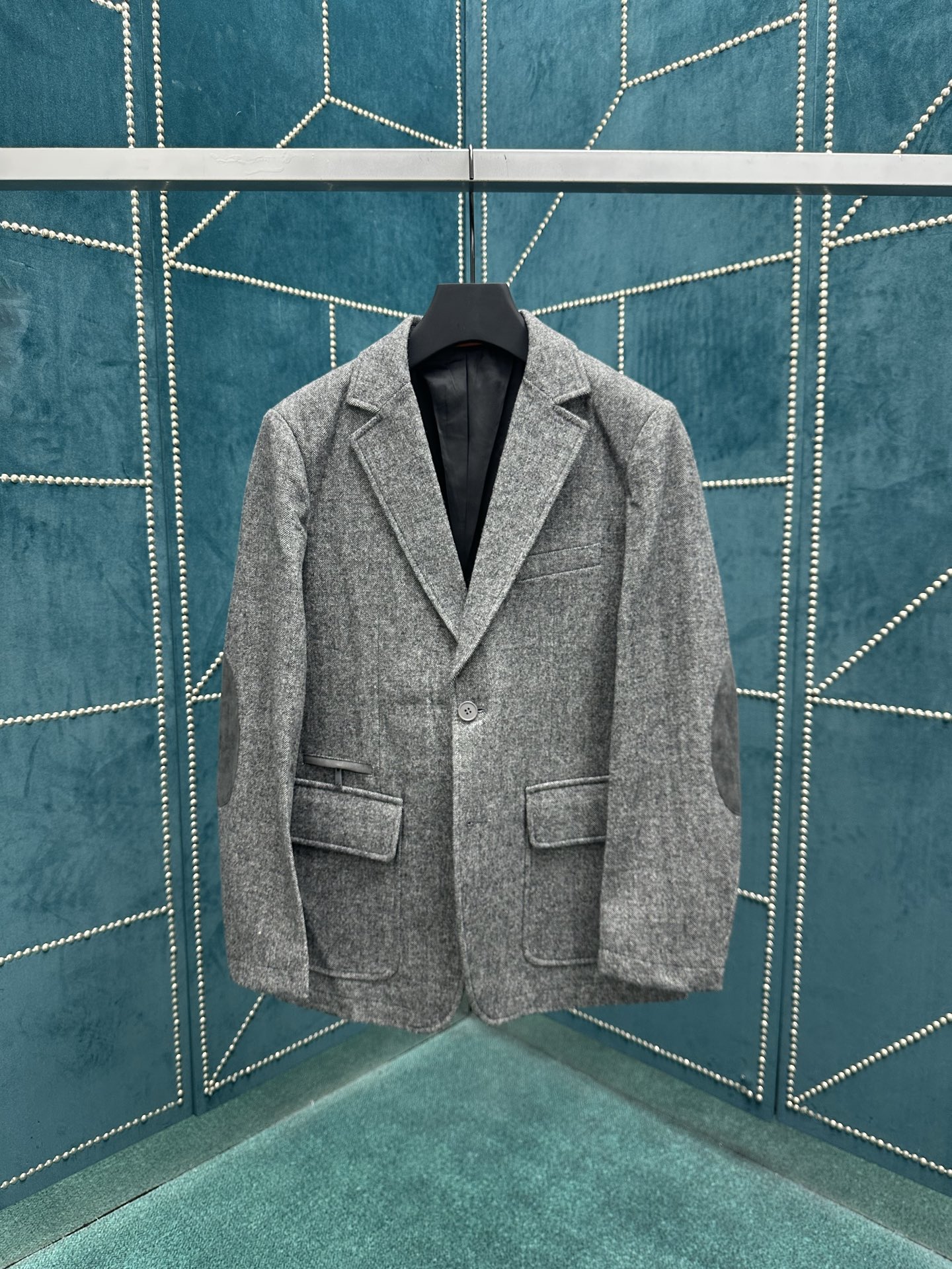 NO:512948,Zegna 25ss new autumn and winter men's waist small pocket design herringbone wool blended two-pin business casual blazer size M.L.XL.XXL.XXXL.,zegna, jackets & coats,business suit,alexander wang19860909杰尼亚 25ss新款秋冬男士腰部小口袋设计人字纹羊毛混纺两粒扣商务休闲西装外套 码数M.L.XL.XXL.XXXL.,,zegna,jackets & coats,business suit,alexander wang,Men's clothing