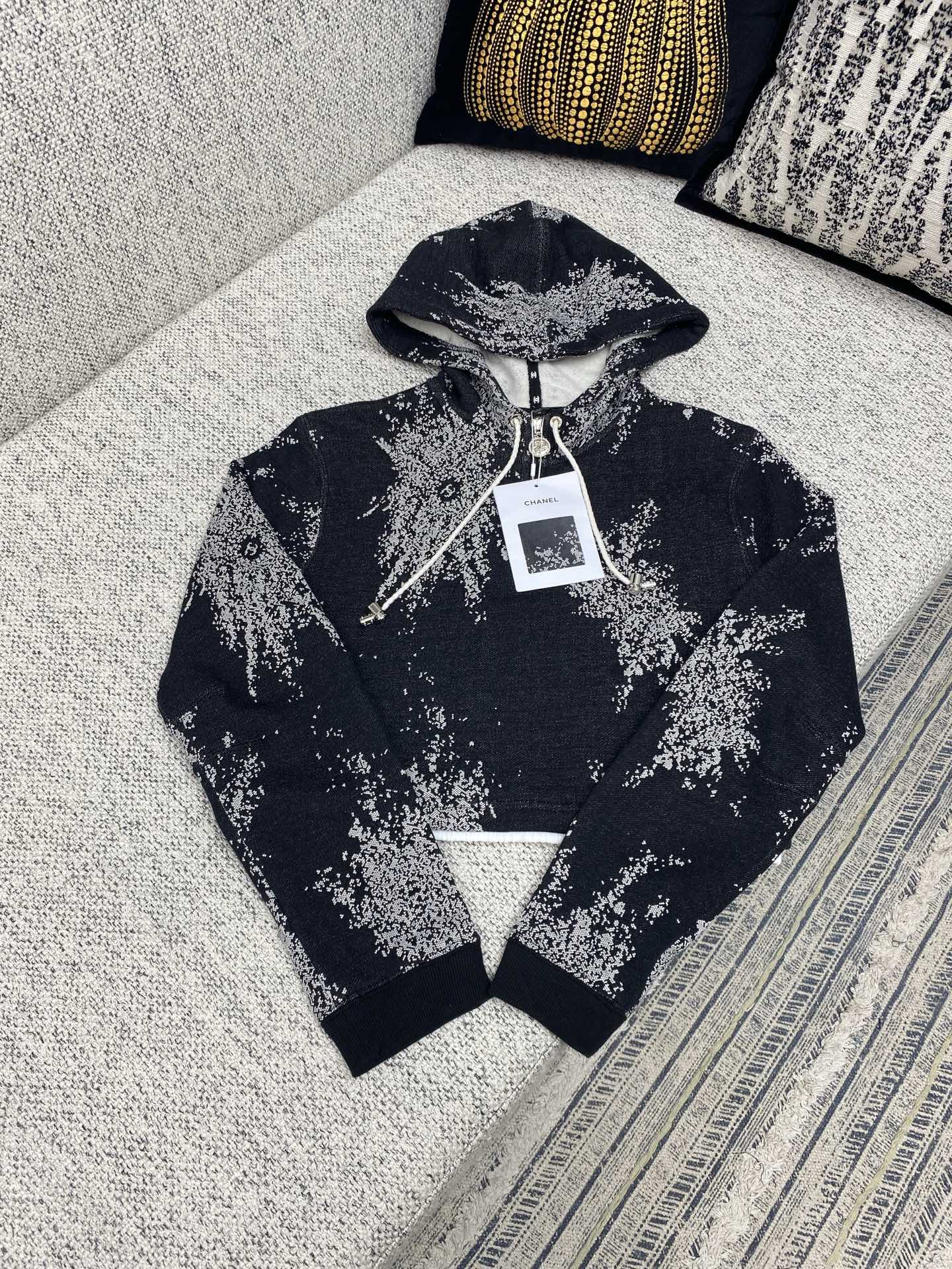 NO:520559,Chanel 25ss new autumn and winter trailer series Hooded printed zipper long-sleeved jacket for women S.M.L., Chanel, jackets & coats, jackets & coats, hats, alexander wang19860909香奈儿 25ss新款秋冬预告系列 连帽印花拉链长袖夹克外套 女款 码数S.M.L.,,chanel,jackets & coats,jackets & coats,hats,alexander wang,Men's clothing