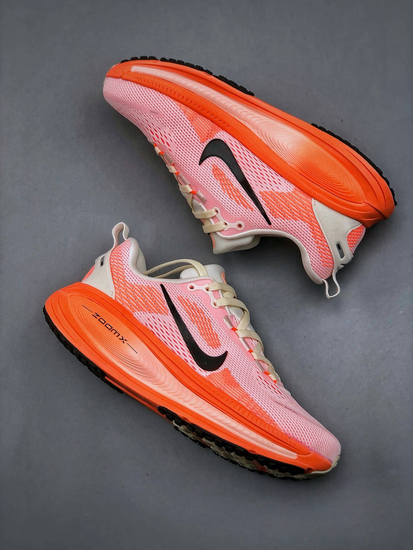 Nike Air Zoom Vomero 18 Running Shoes - Comfort, Cushioning, and Support 10 i1739116367146 1658 0 8