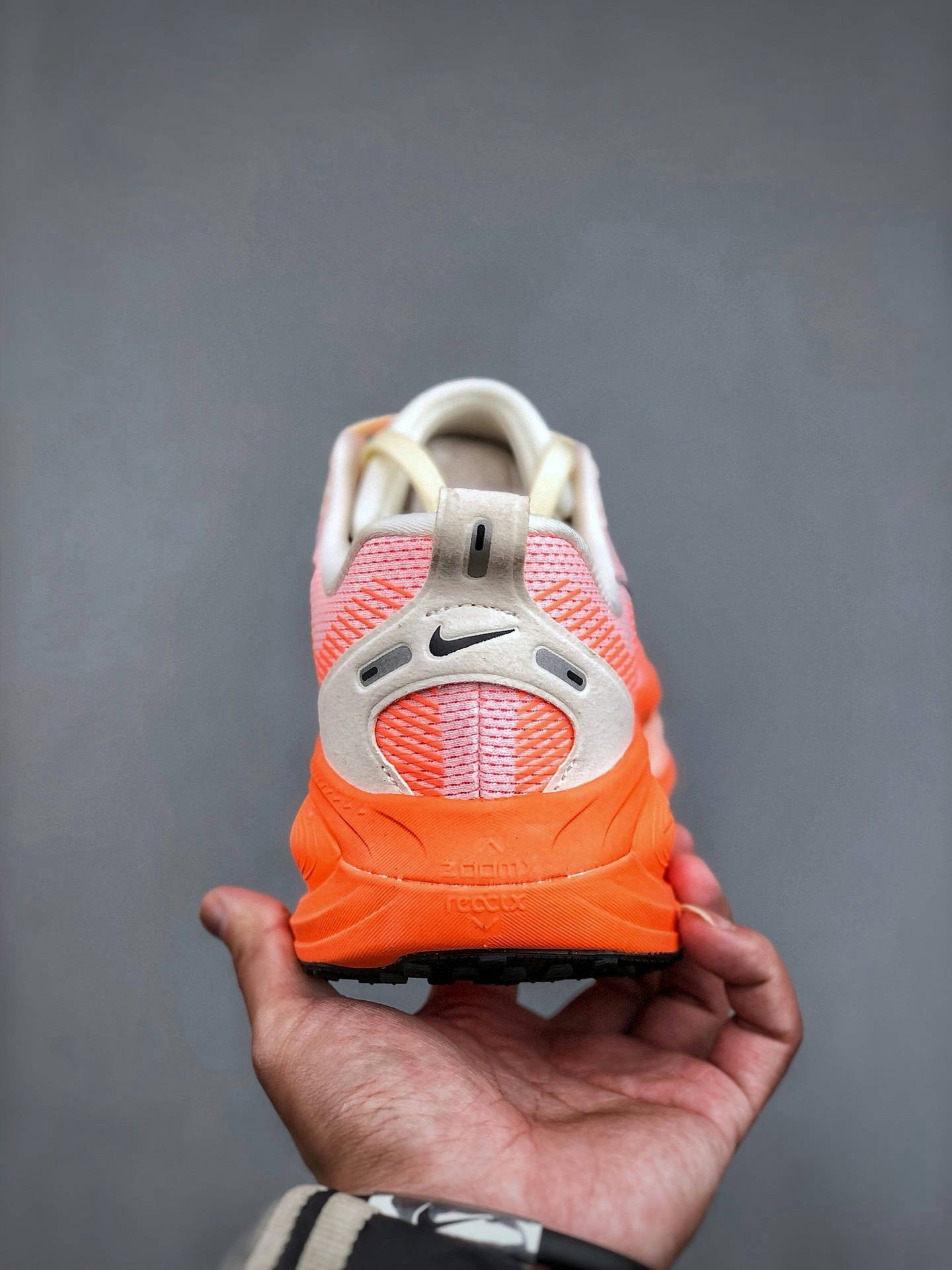 Nike Air Zoom Vomero 18 Running Shoes - Comfort, Cushioning, and Support 8 i1739116367146 8948 0 6