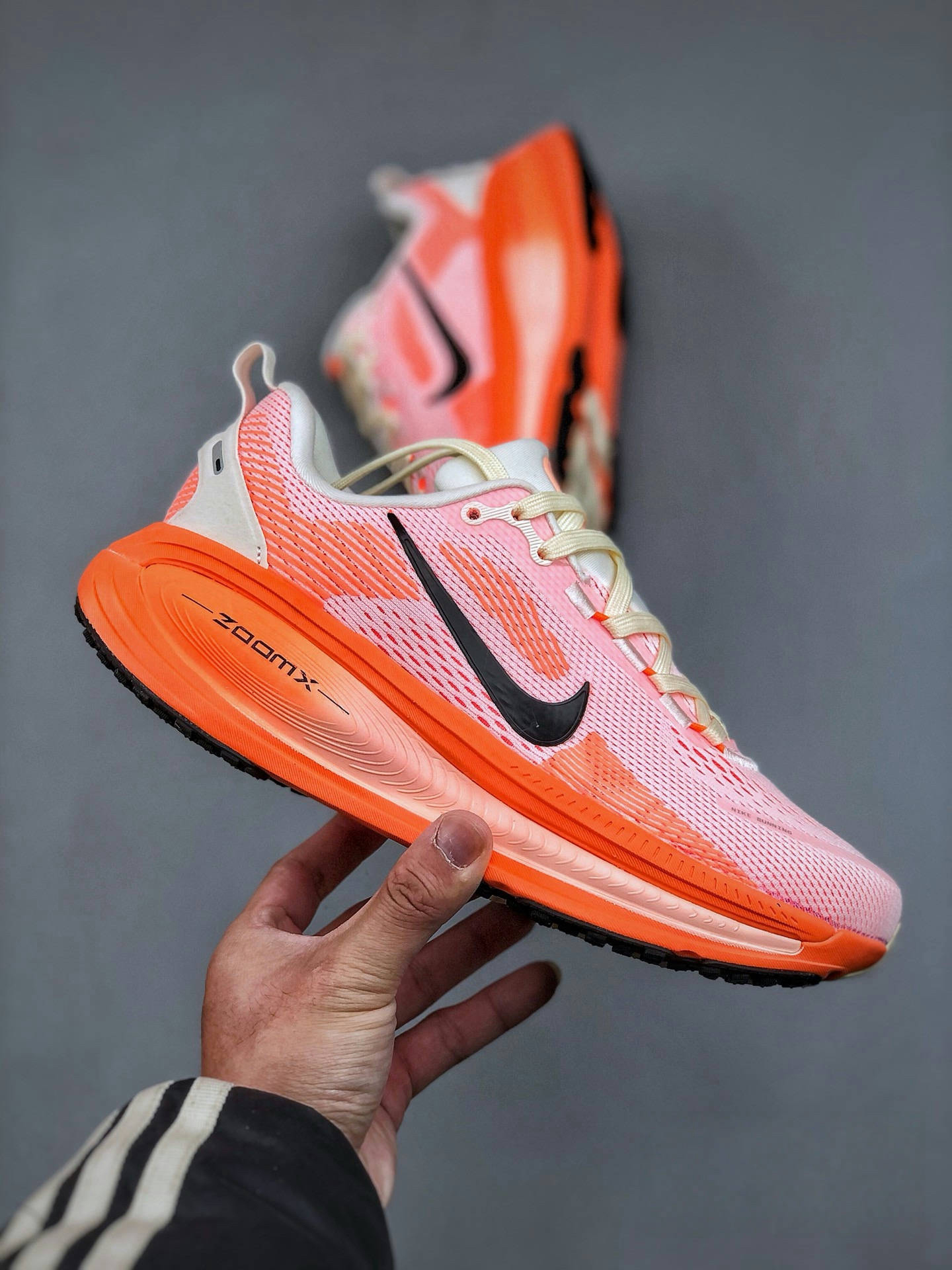 Nike Air Zoom Vomero 18 Running Shoes - Comfort, Cushioning, and Support 3 i1739116367146 8983 0 1