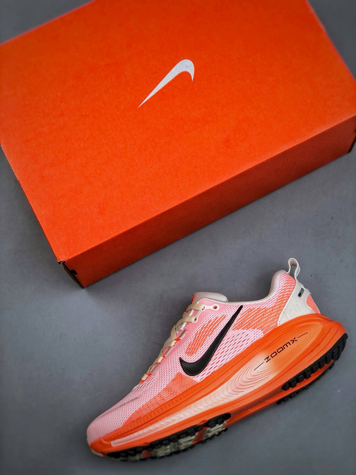 Nike Air Zoom Vomero 18 Running Shoes - Comfort, Cushioning, and Support 9 i1739116370089 3583 0 7