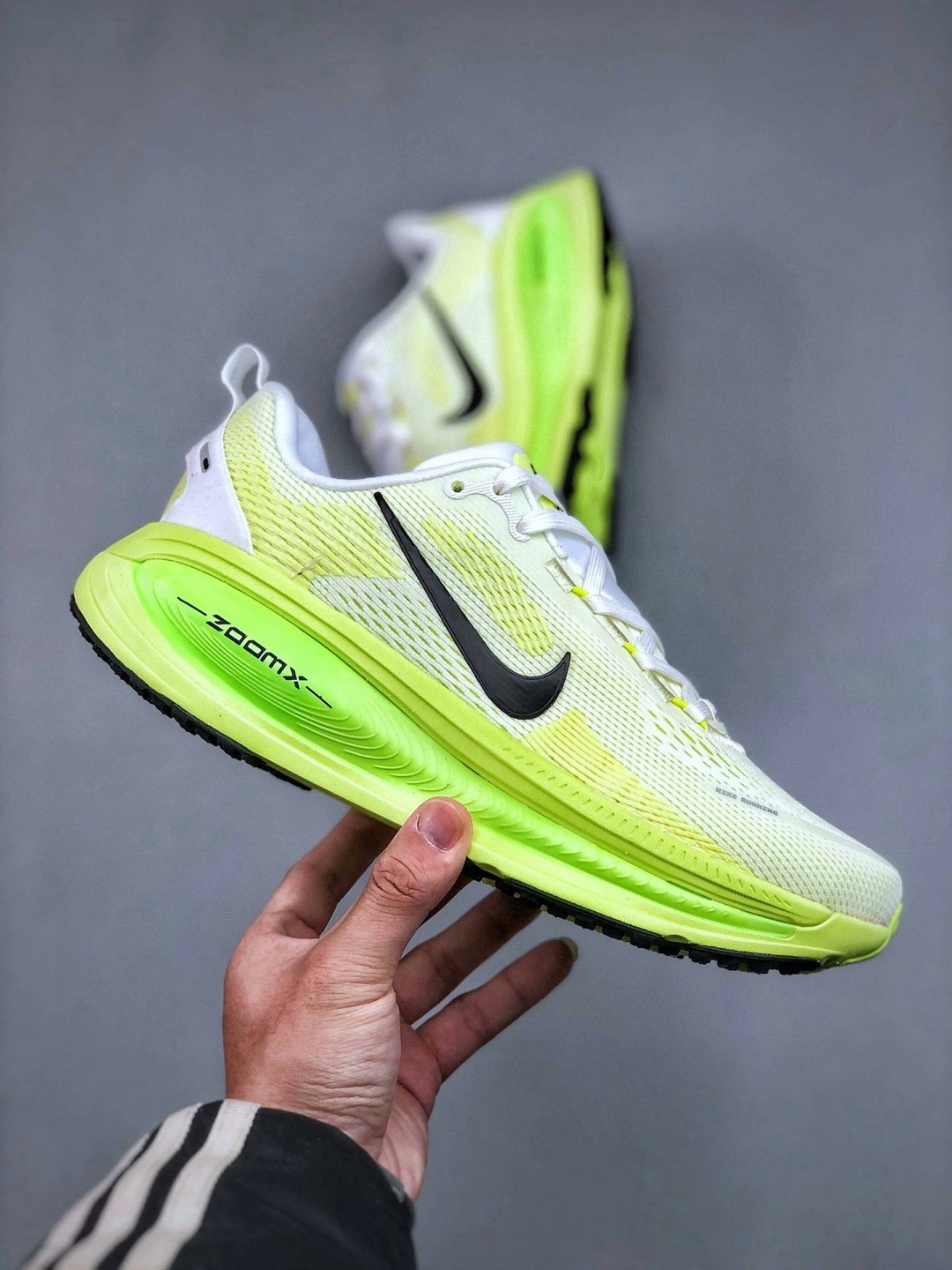 Nike Air Zoom Vomero 18 Running Shoes - Cushioned, Breathable, and Durable 3 i1740232204953 383 0 1