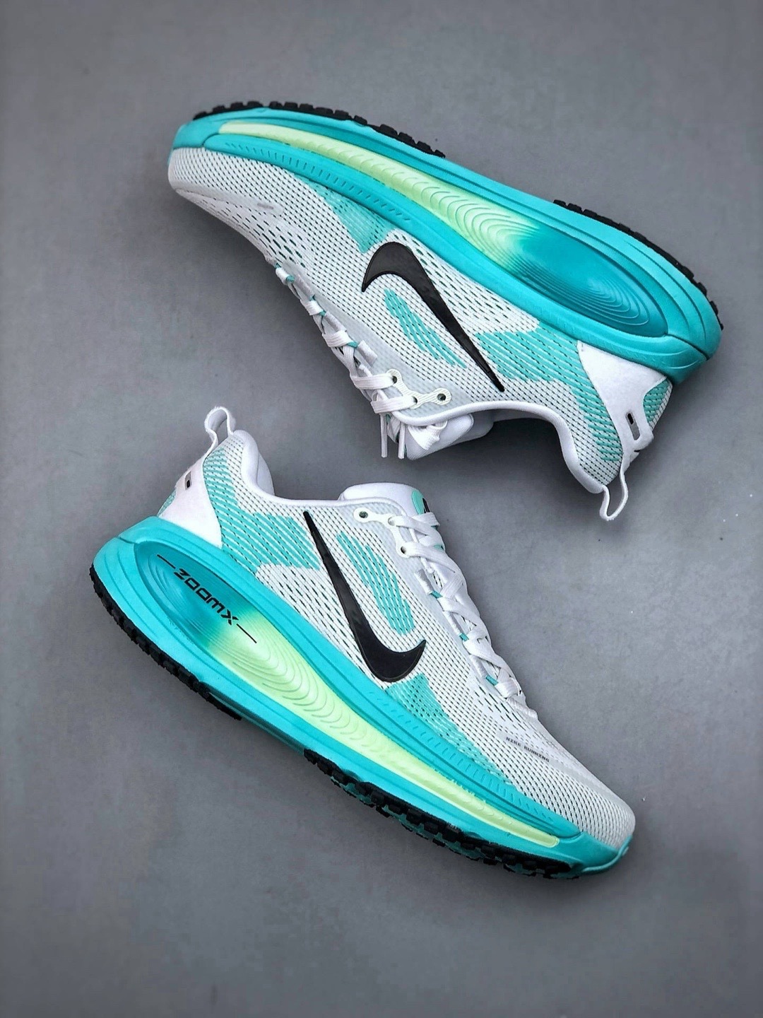 Nike Air Zoom Vomero 18 Running Shoes - Comfort, Cushioning, and Style 10 i1740232279689 8806 0 8
