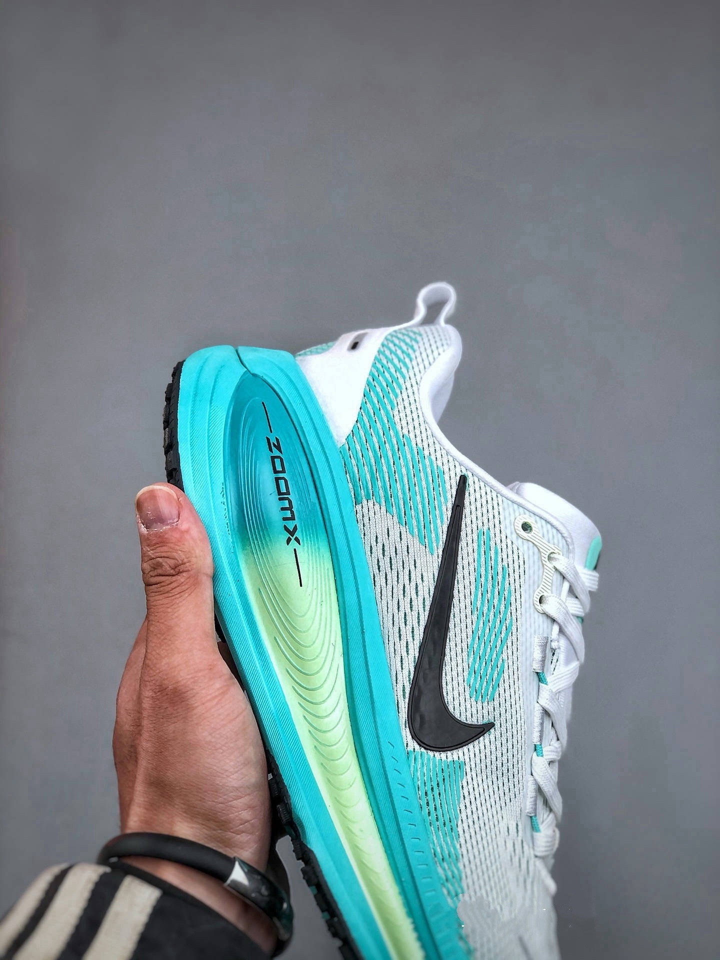 Nike Air Zoom Vomero 18 Running Shoes - Comfort, Cushioning, and Style 5 i1740232282185 3701 0 3