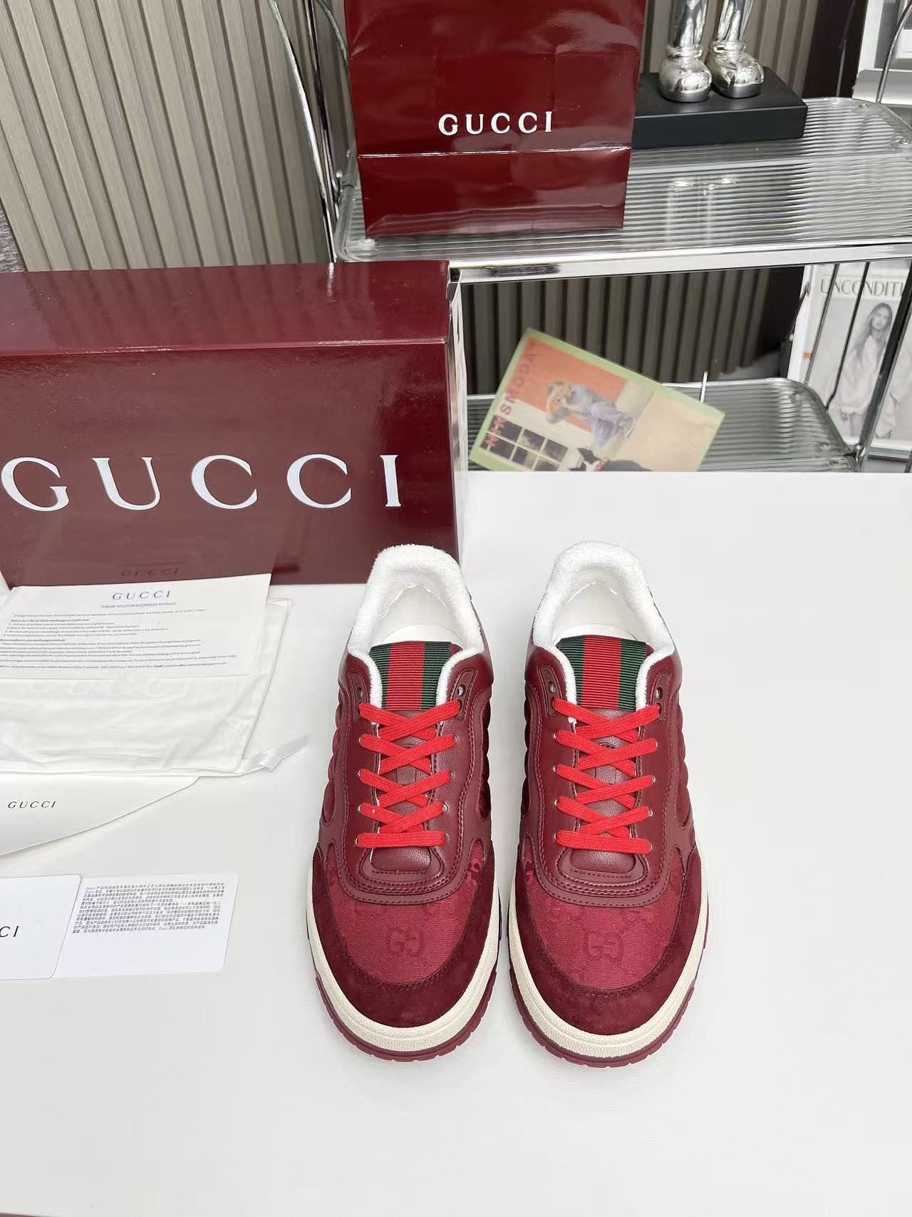 Las nuevas zapatillas de deporte de GUCCI, el nuevo color es súper bonito [Color][Color] Discreto pero lujoso, la clási…