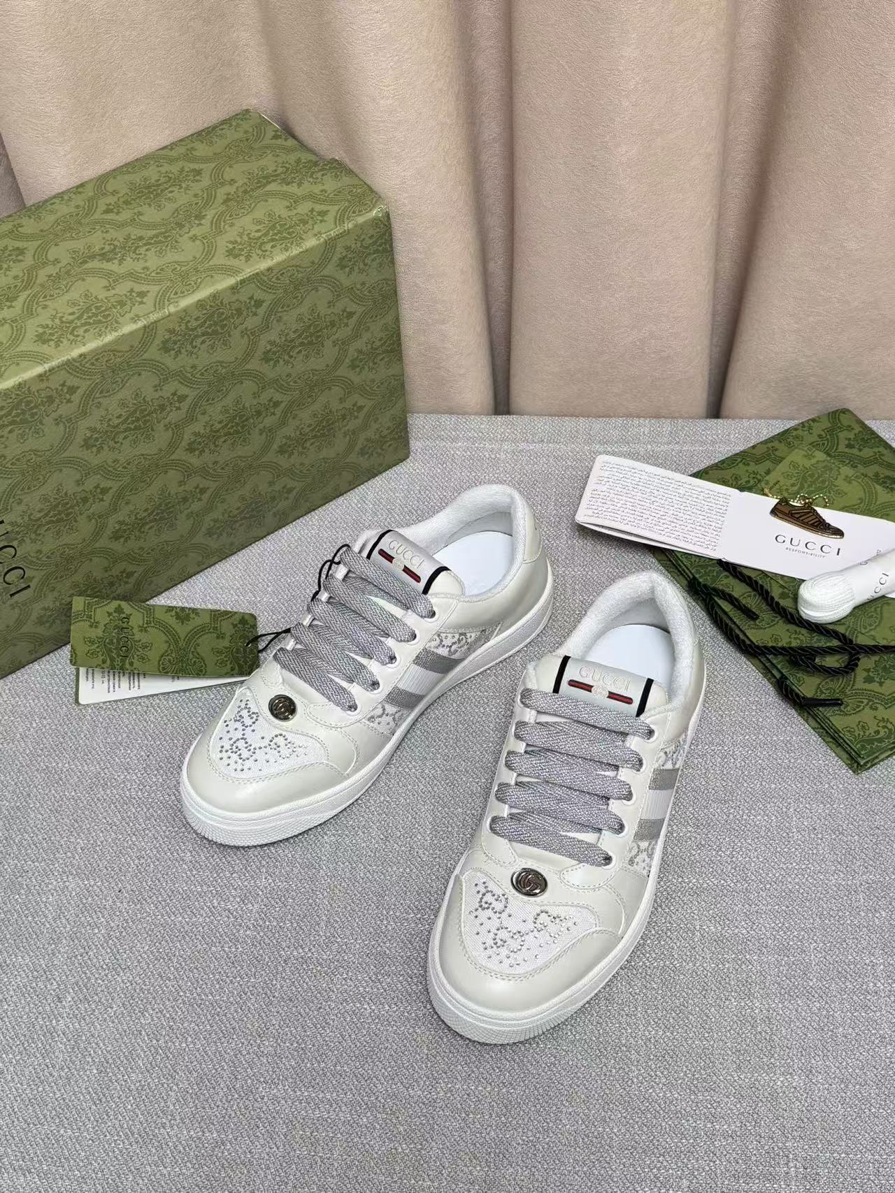 Zapatos sucios clásicos de GUCCI, techo de zapatillas, efecto desgastado único, la gente se enamorará de un vistazo, un…
