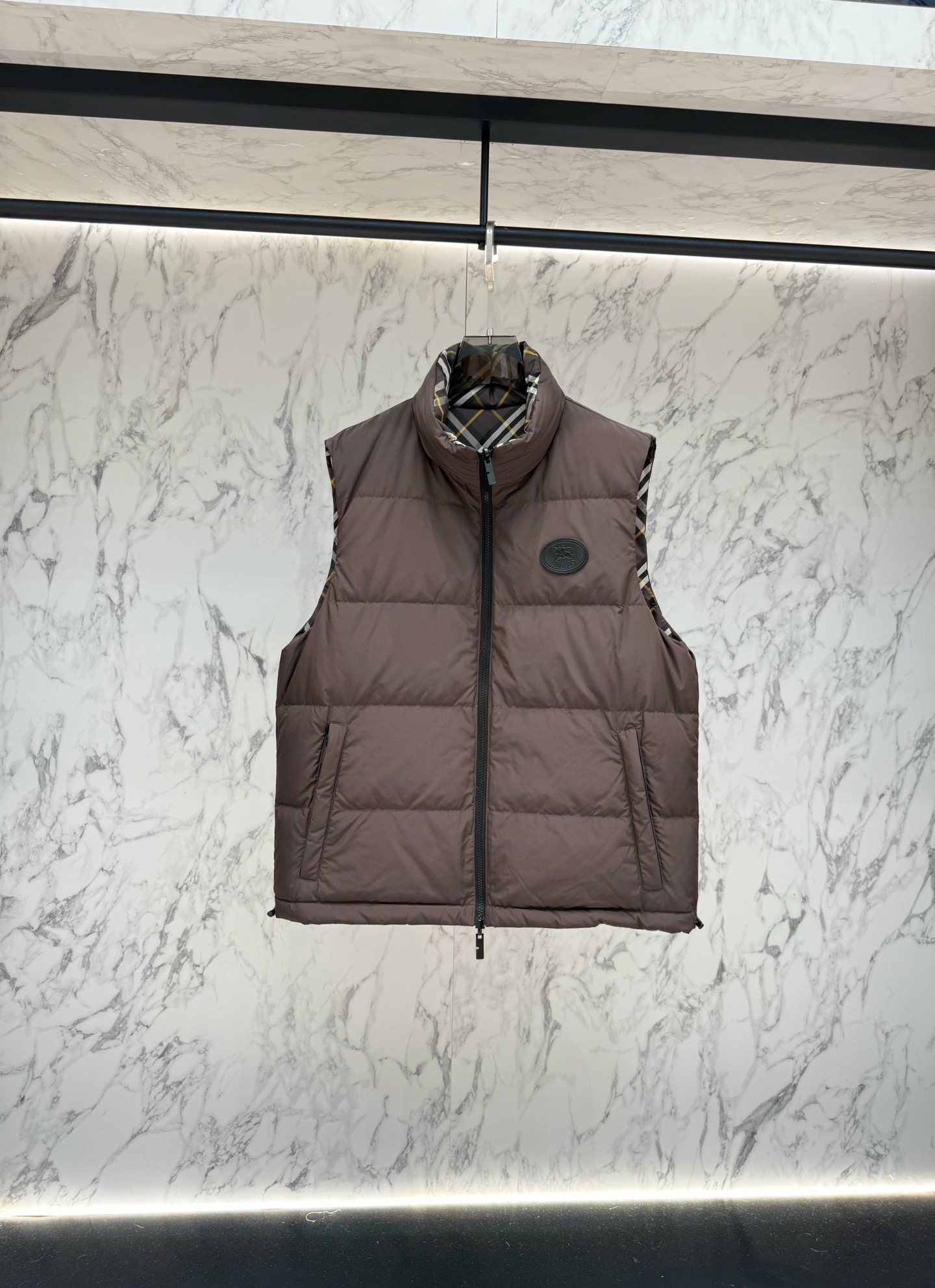 Жилеты Burberry