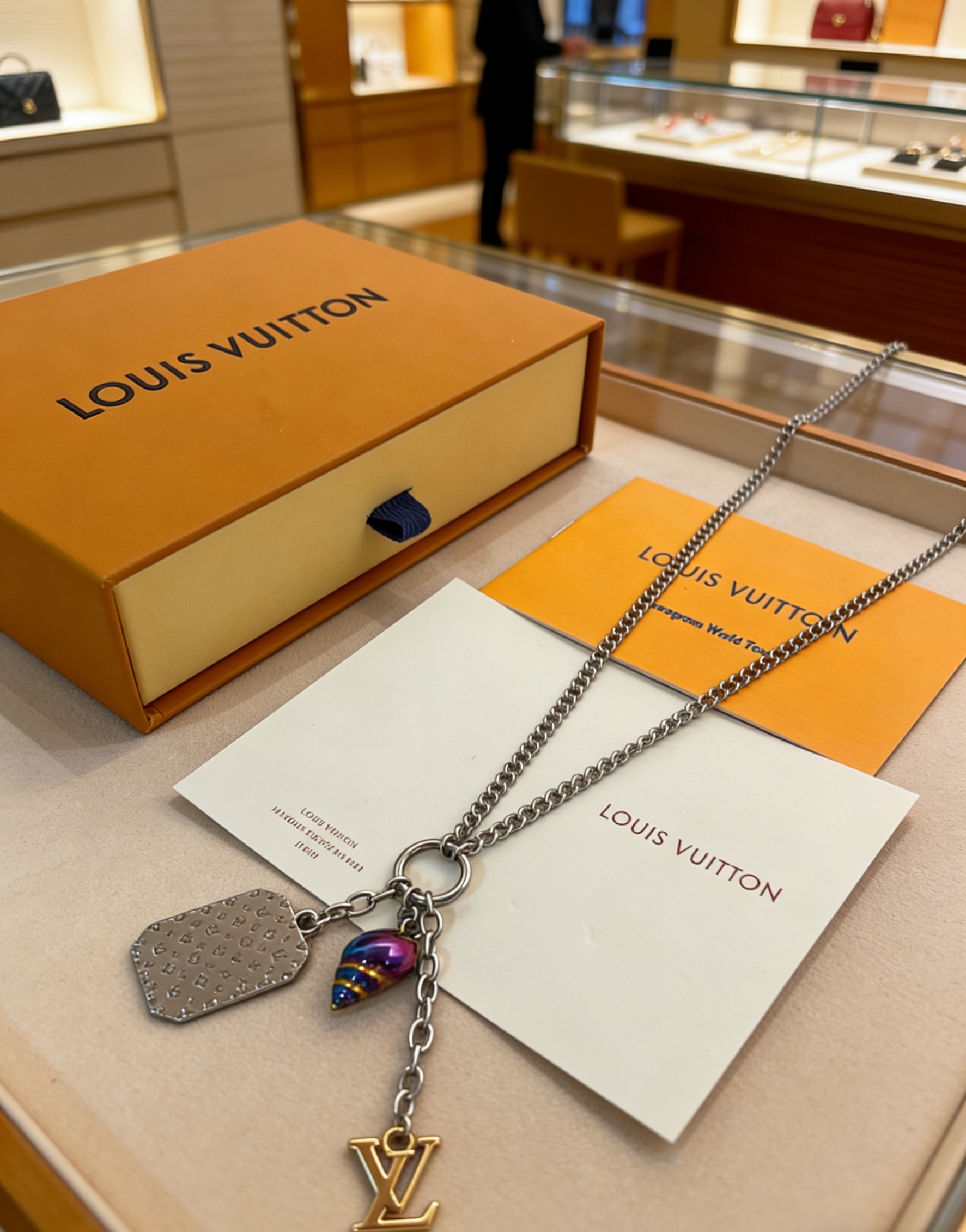 Louis Vuitton 1V路易威登 SHELL海螺项链