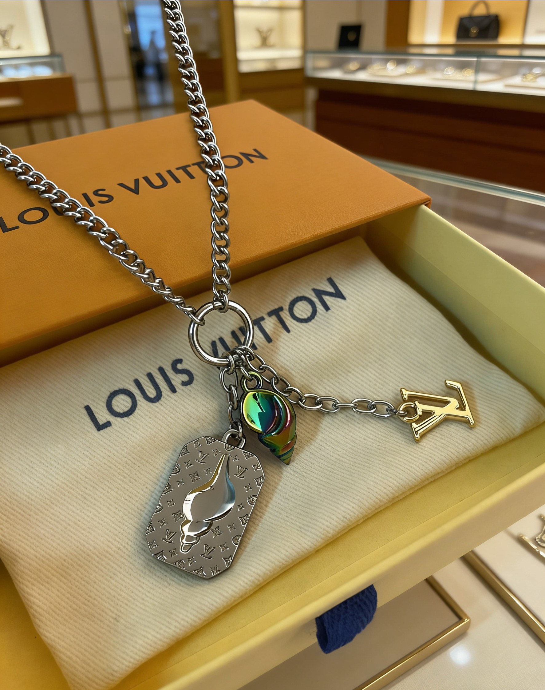 Louis Vuitton 1V路易威登 SHELL海螺项链