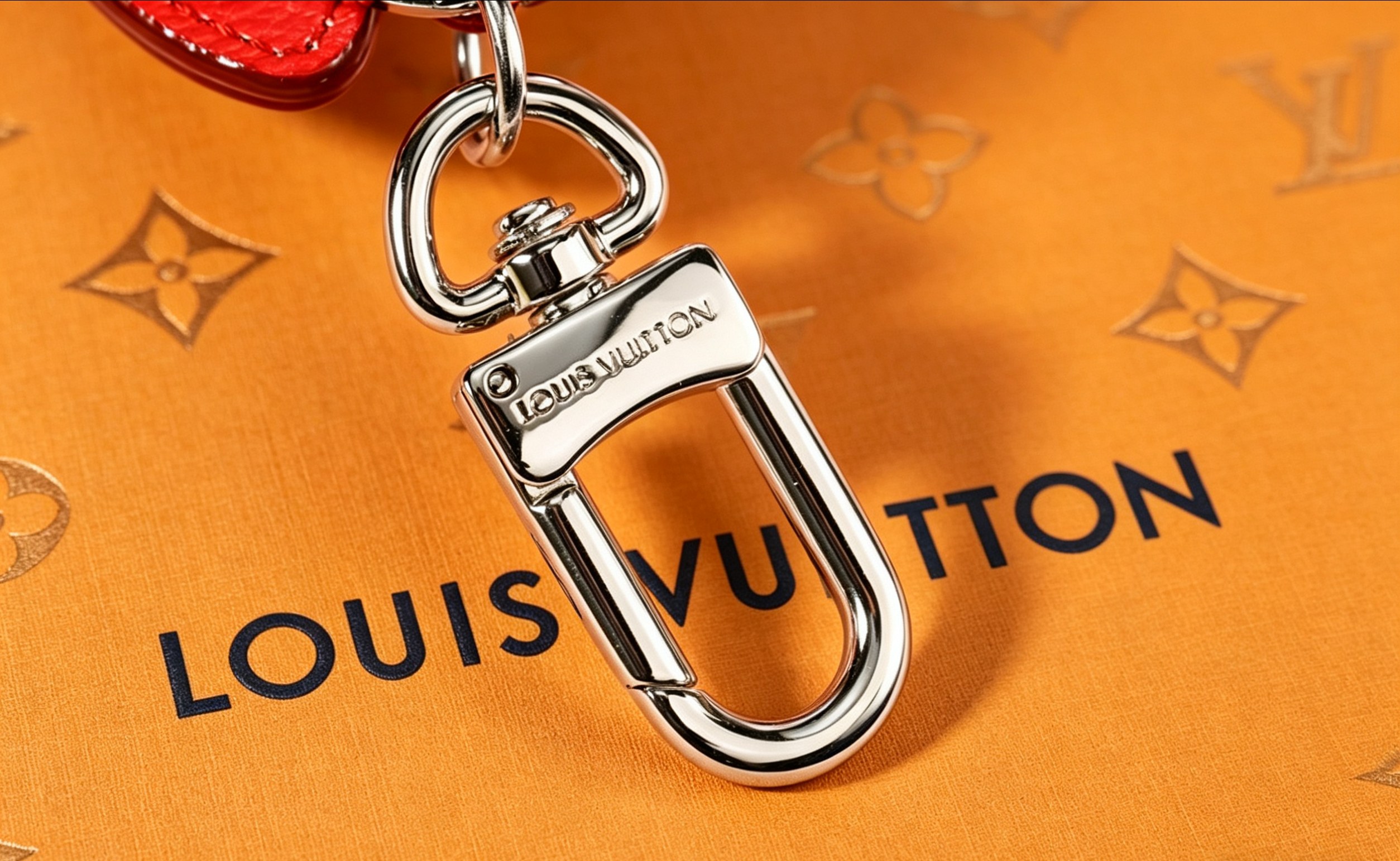 Louis Vuitton 1V 兔八哥联名钥匙扣