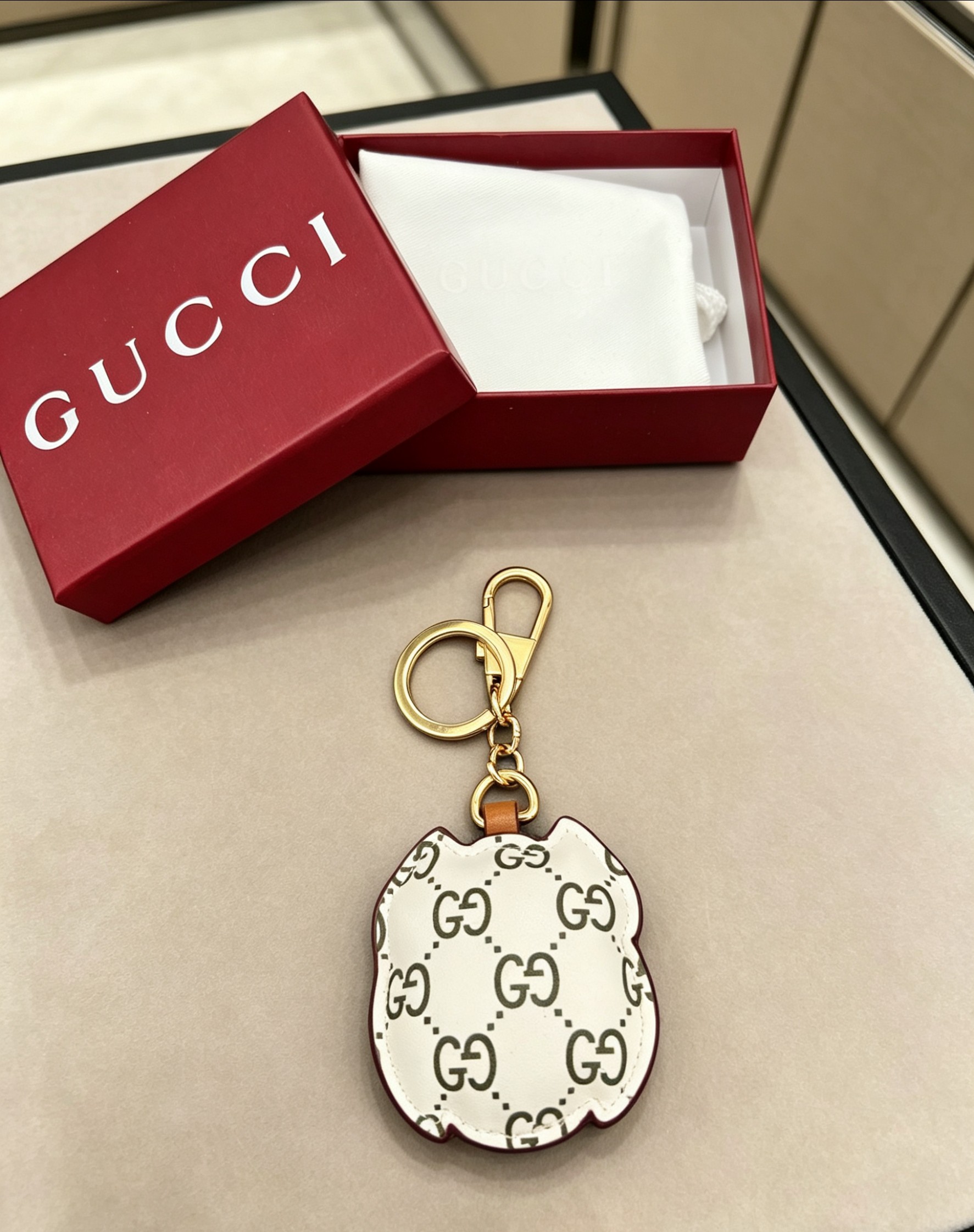 Gucci 古驰Gucci 双G猫头鹰造型钥匙扣