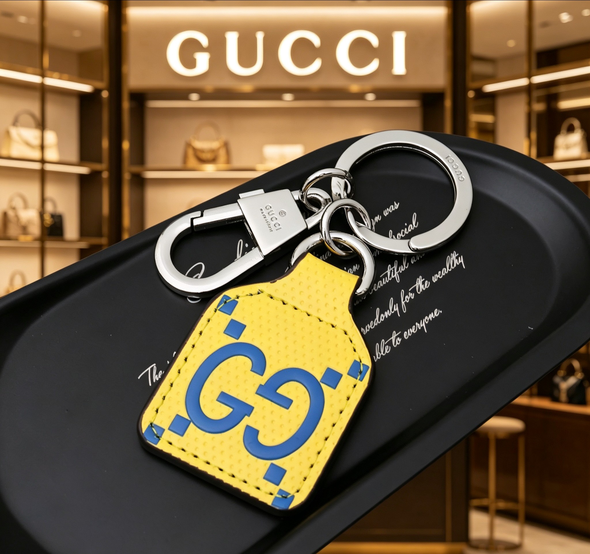 Gucci 古驰Gucci 双G黄蓝标签造型钥匙扣
