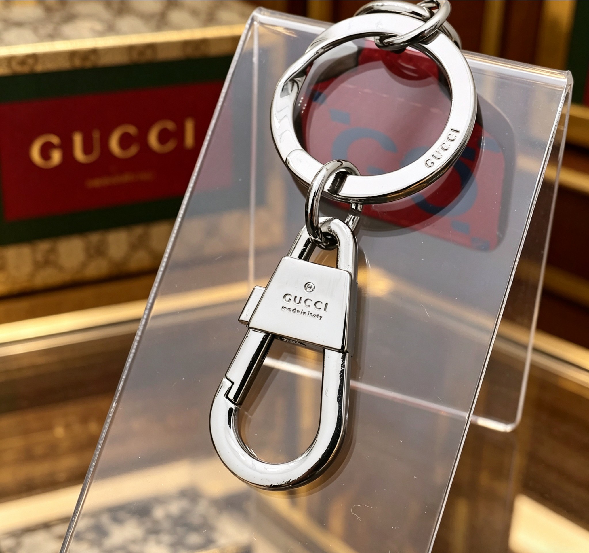 Gucci 古驰Gucci 双G红蓝标签造型钥匙扣