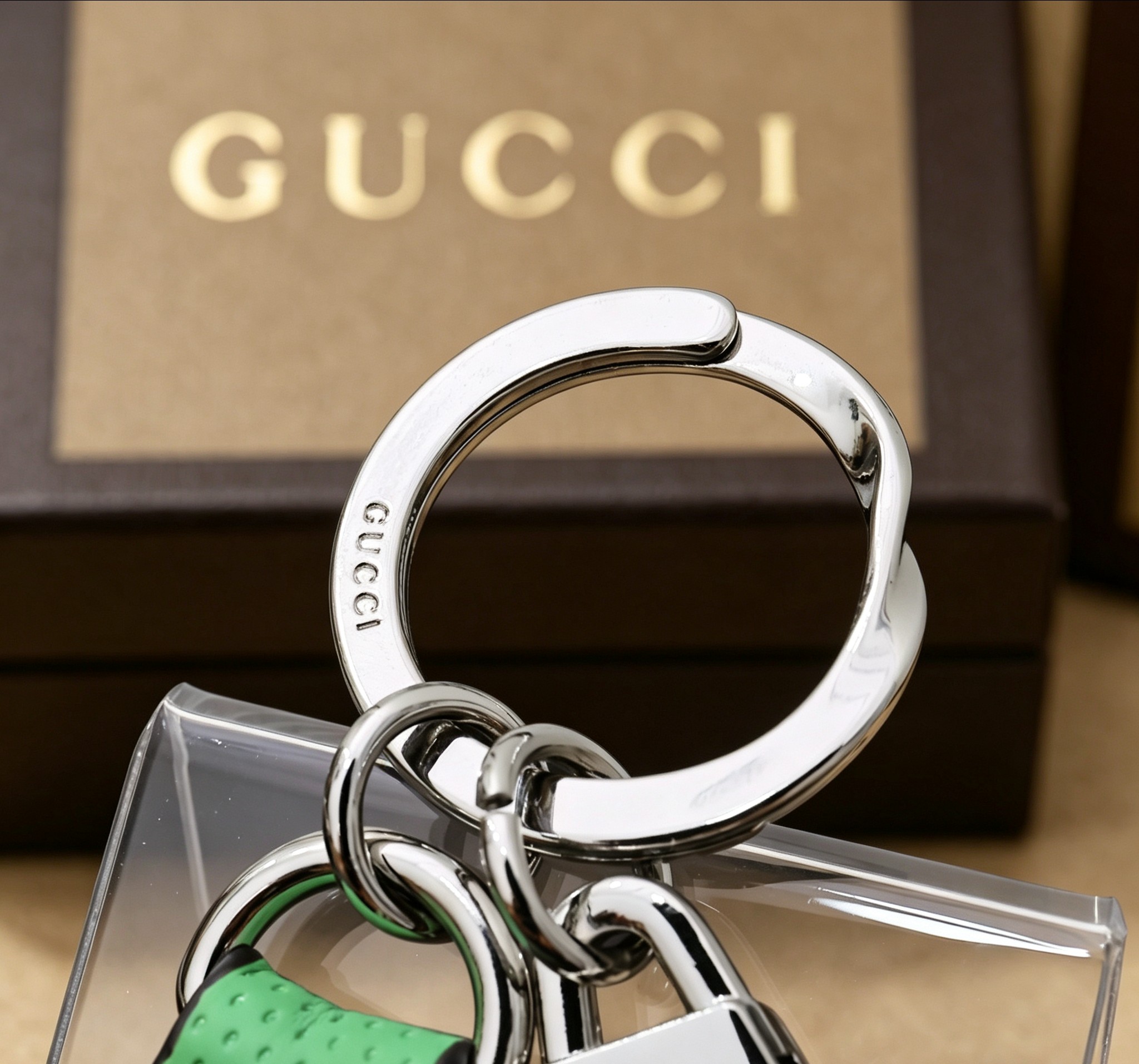 Gucci 古驰Gucci 双G绿蓝标签造型钥匙扣