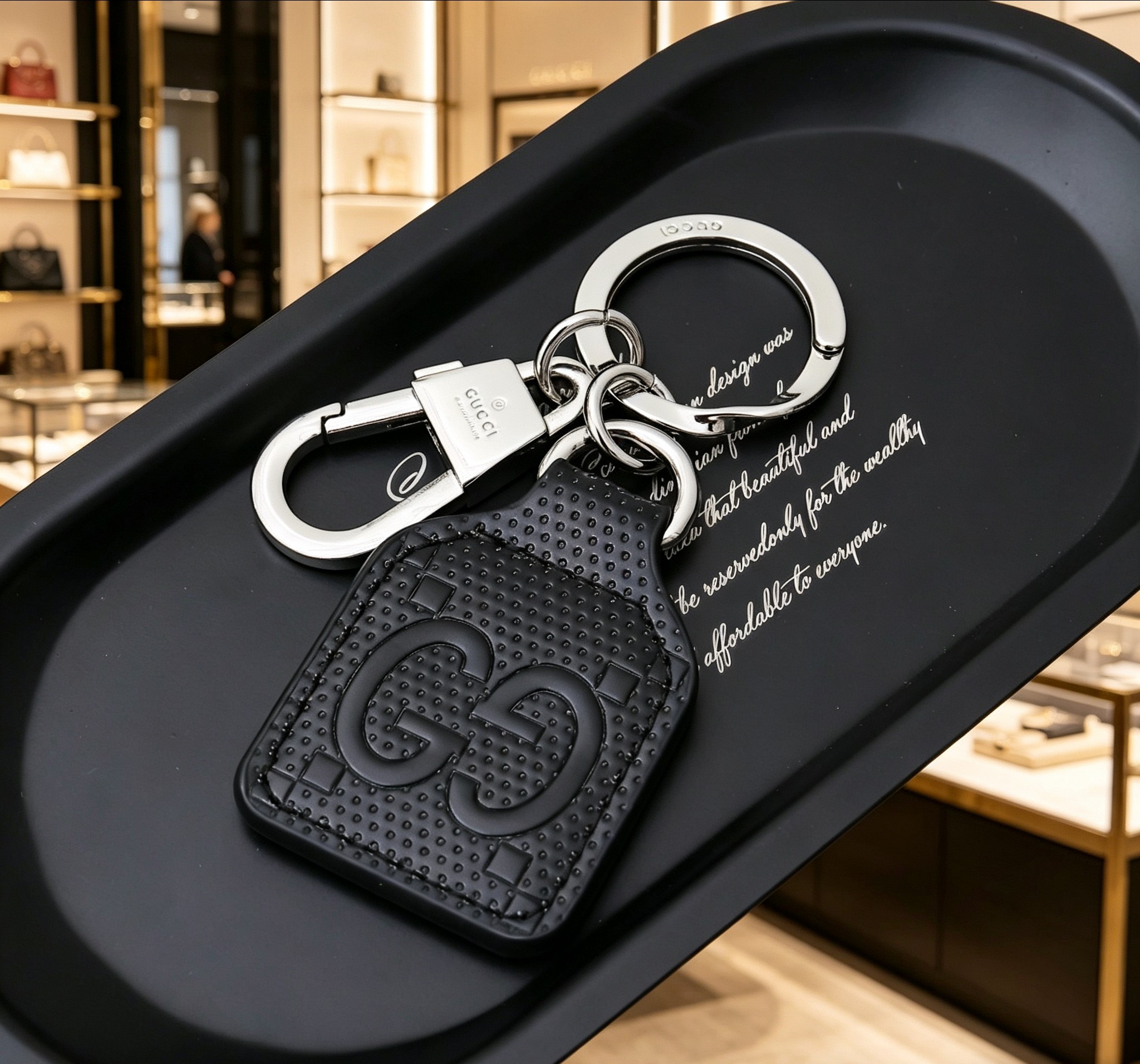 Gucci 古驰Gucci 双G黑色压纹标签钥匙扣