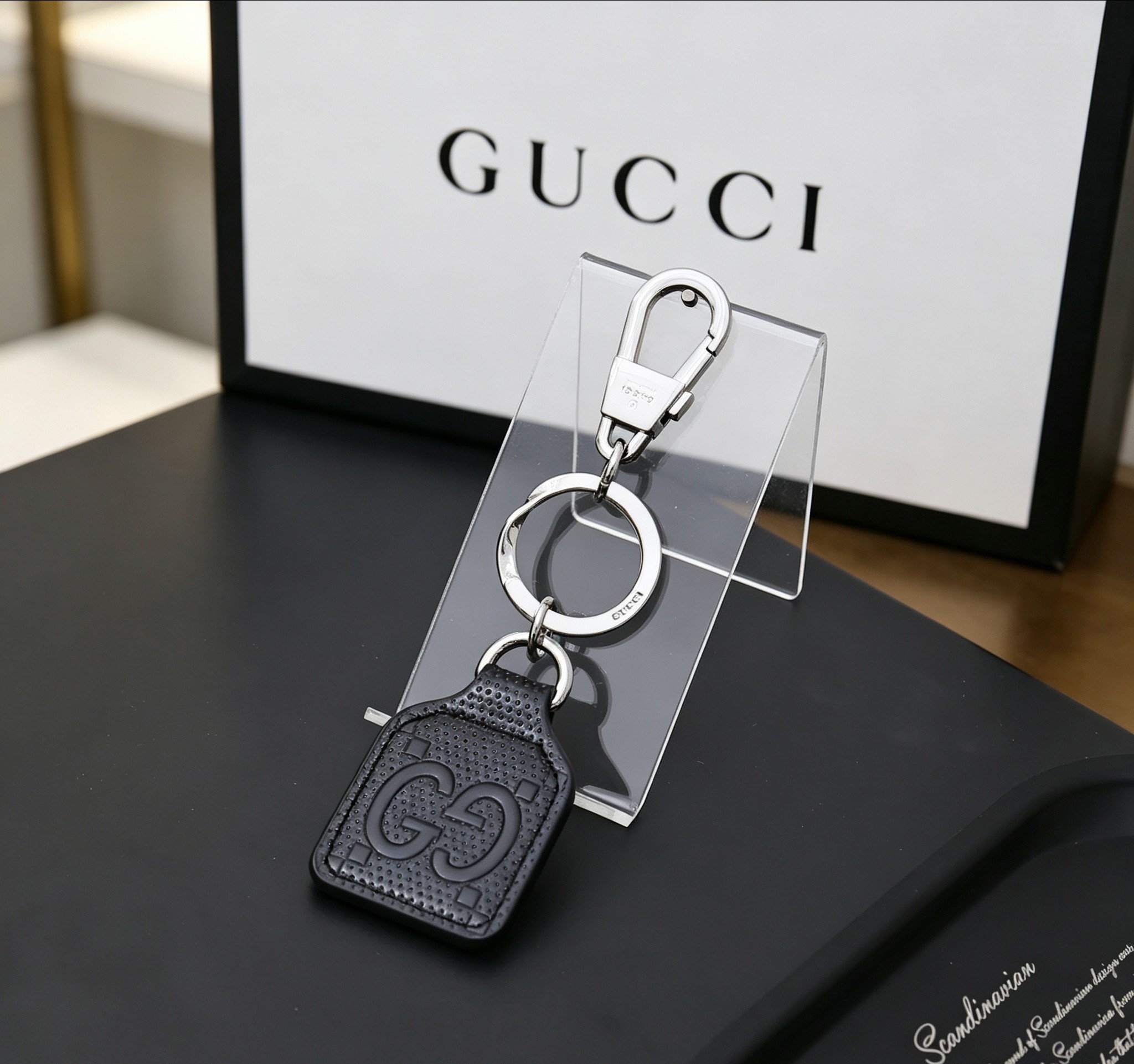 Gucci 古驰Gucci 双G黑色压纹标签钥匙扣