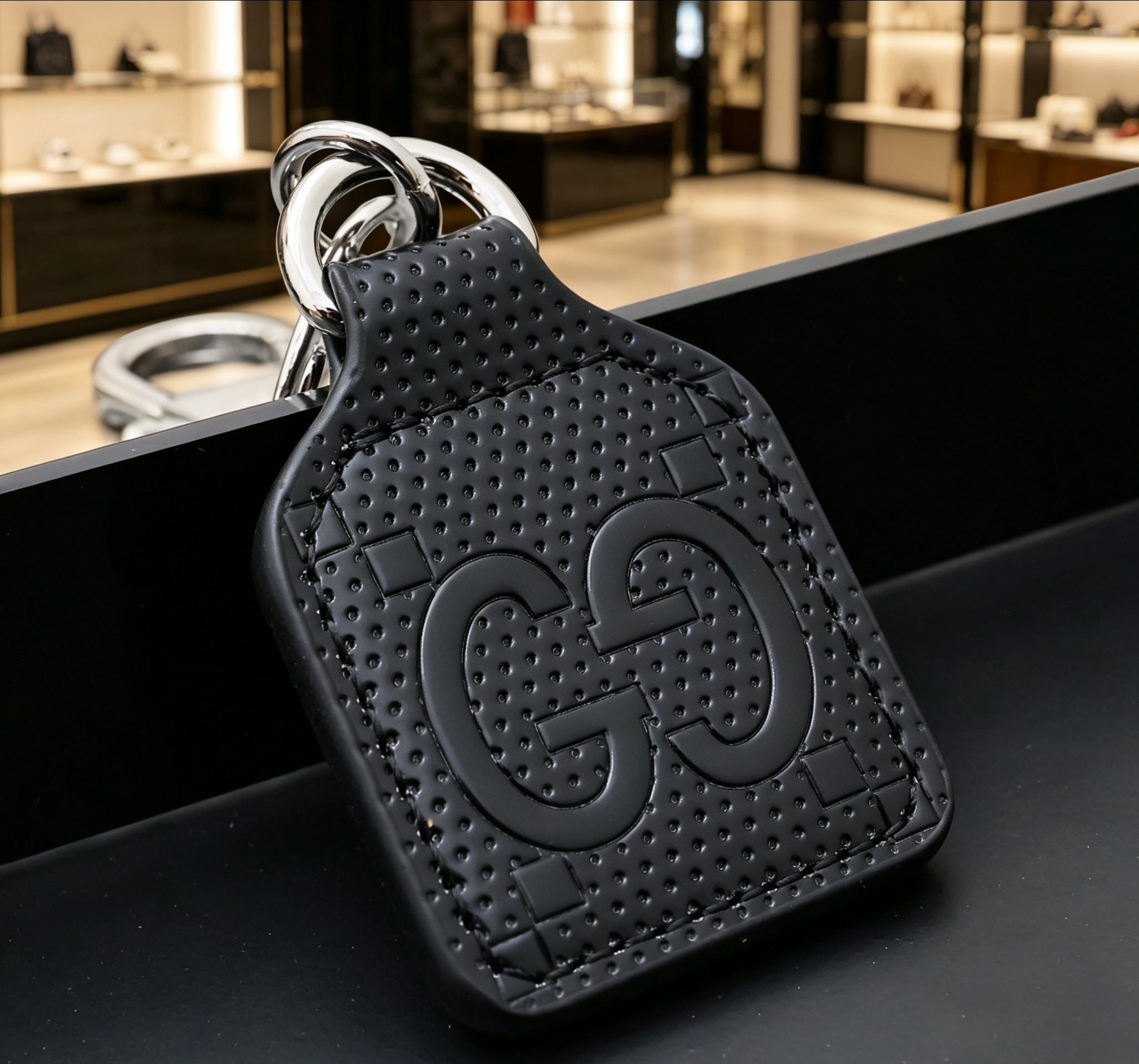 Gucci 古驰Gucci 双G黑色压纹标签钥匙扣