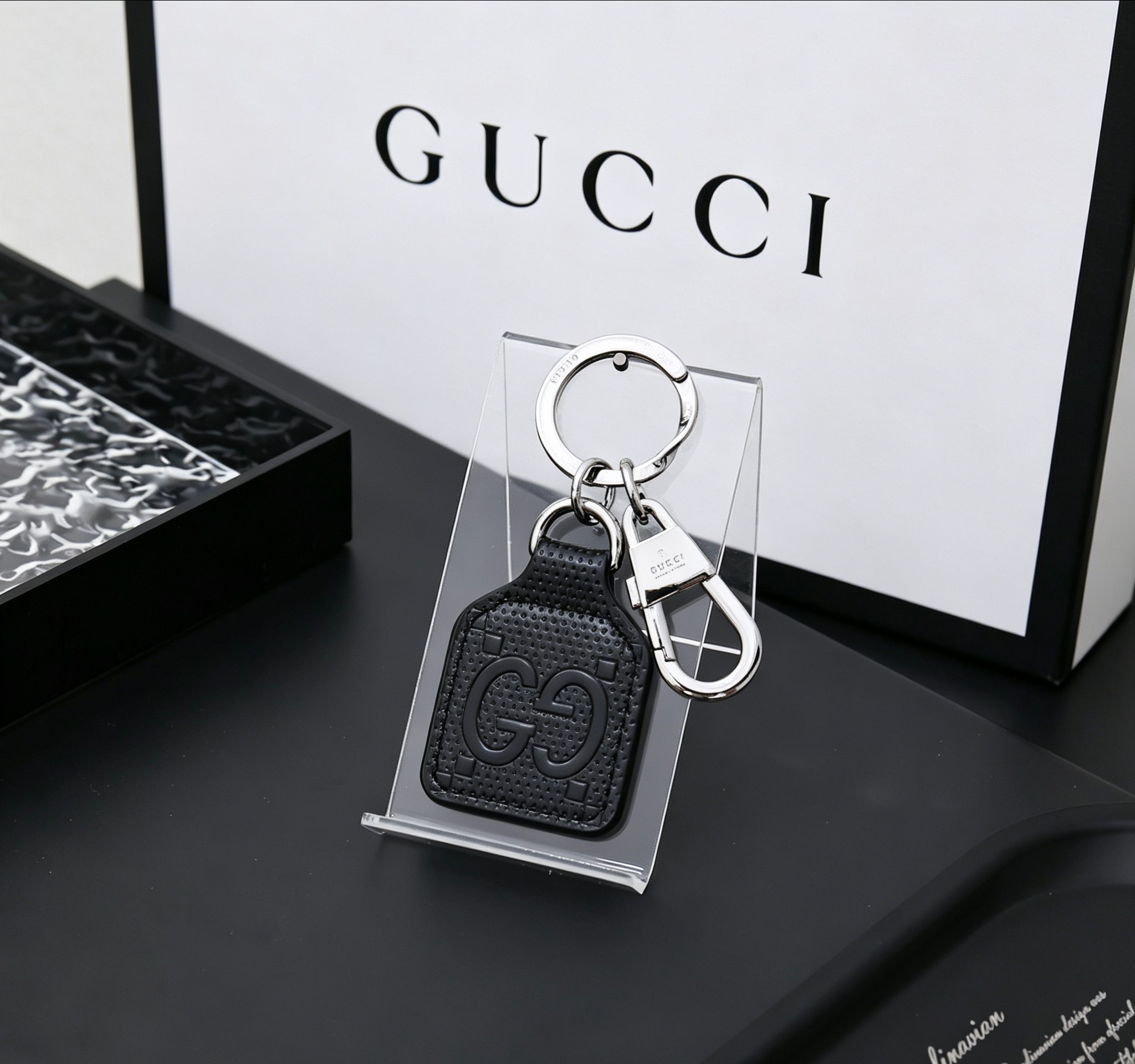 Gucci 古驰Gucci 双G黑色压纹标签钥匙扣