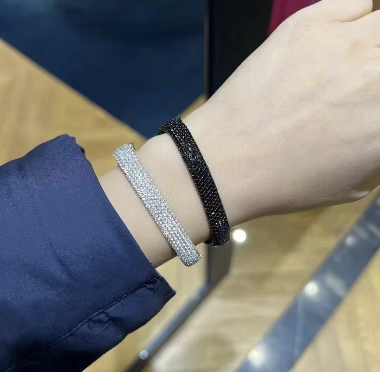p600 “Yan’s Twilight Same” “APM with a thick and thick bracelet of square-shaped beads.”。 - 图片 9