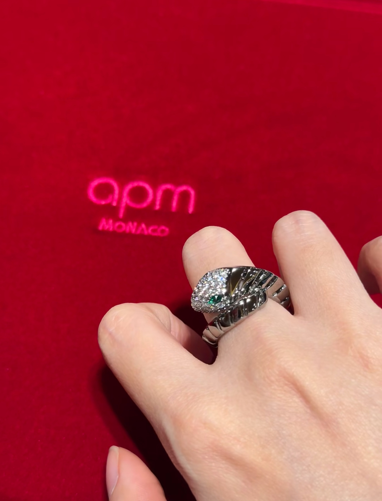 ¥118 新品 [杨紫同款]APM Monaco深灰色蛇形Kaa戒指 情侣对戒礼物